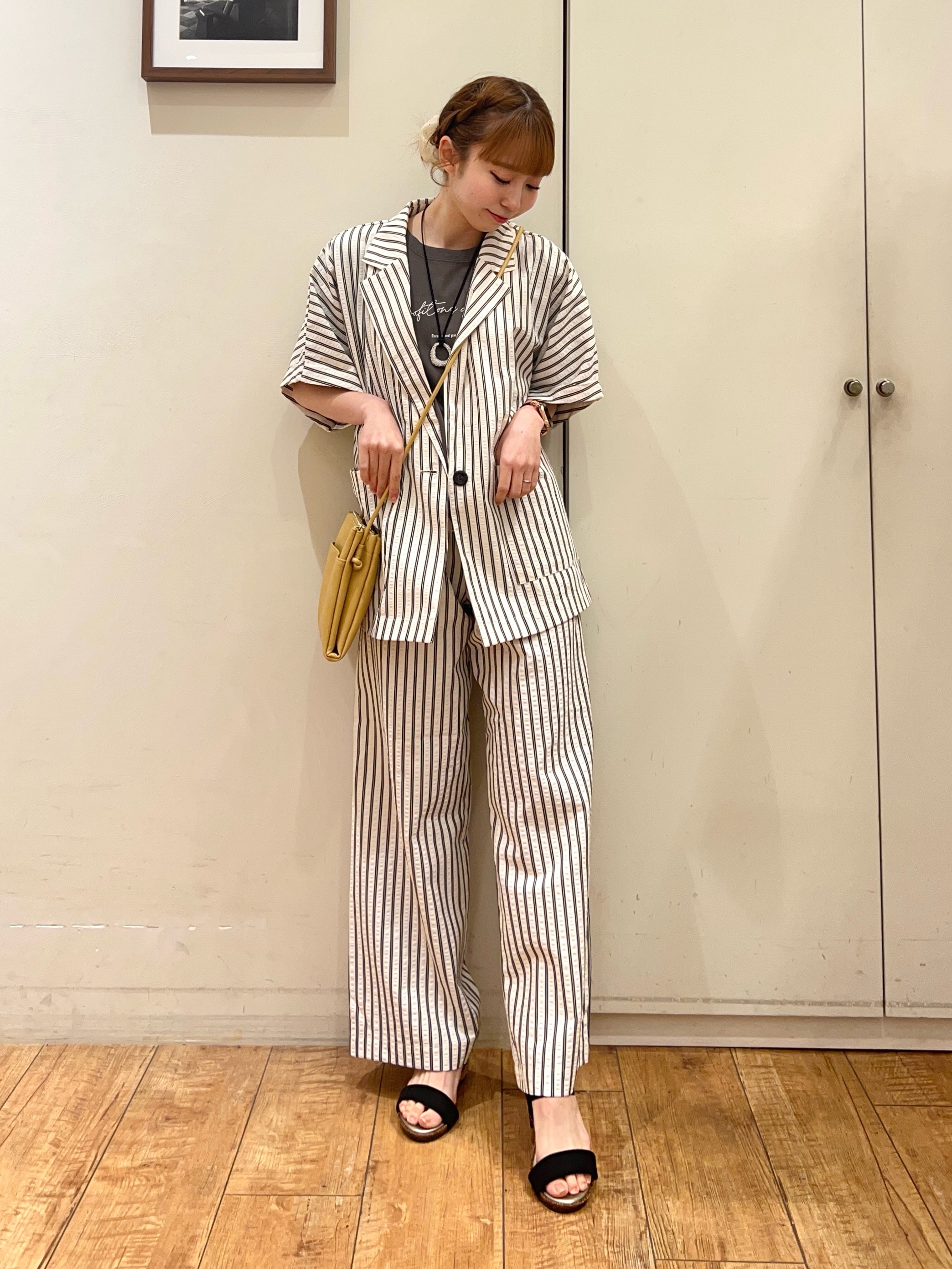 AIRIさんの「SHOO･LA･RUE｜【S-LL/吸水速乾/セットアップ可】羽織るだけで主役になる サッカーストライプシャツジャケット」を使ったコーディネート