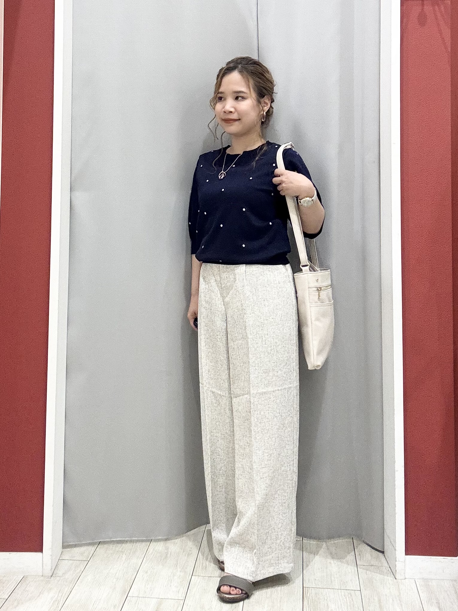 shioさんの「SHOO･LA･RUE｜【S-LL/二の腕カバー】品よく隠せる ドット刺繍5分袖ニット」を使ったコーディネート
