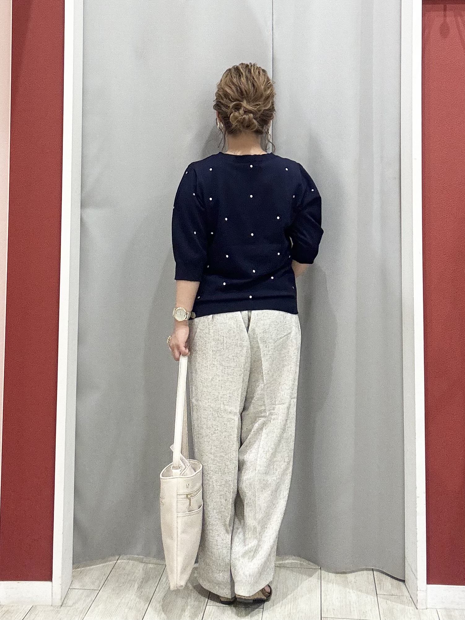 shioさんの「SHOO･LA･RUE｜【S-LL/二の腕カバー】品よく隠せる ドット刺繍5分袖ニット」を使ったコーディネート