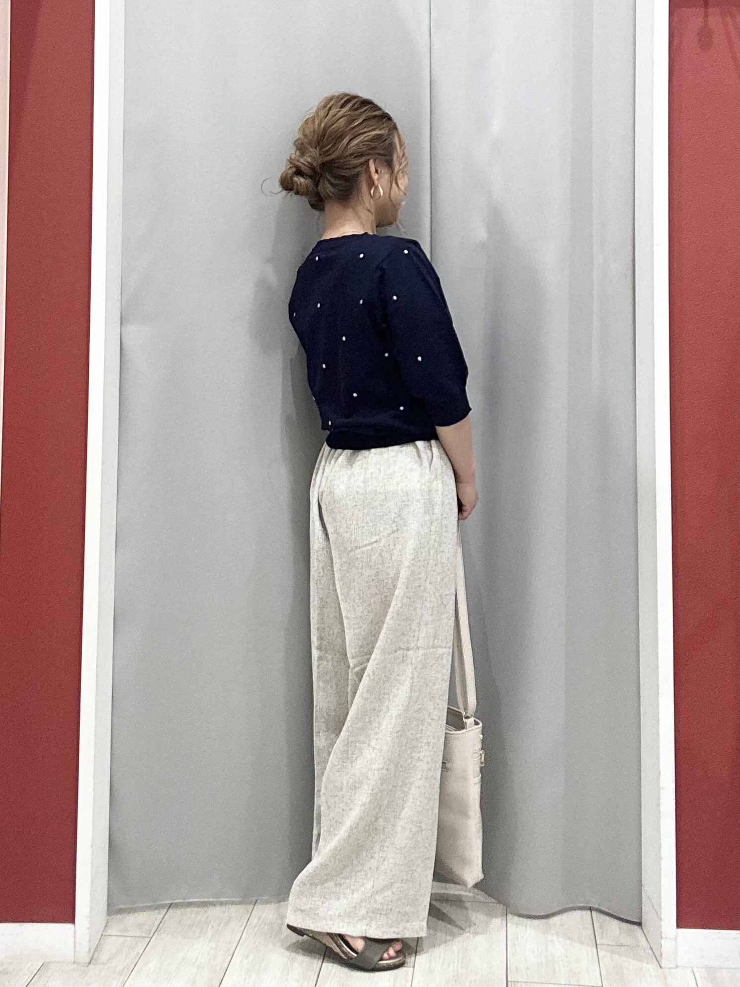 shioさんの「SHOO･LA･RUE｜【S-LL/二の腕カバー】品よく隠せる ドット刺繍5分袖ニット」を使ったコーディネート