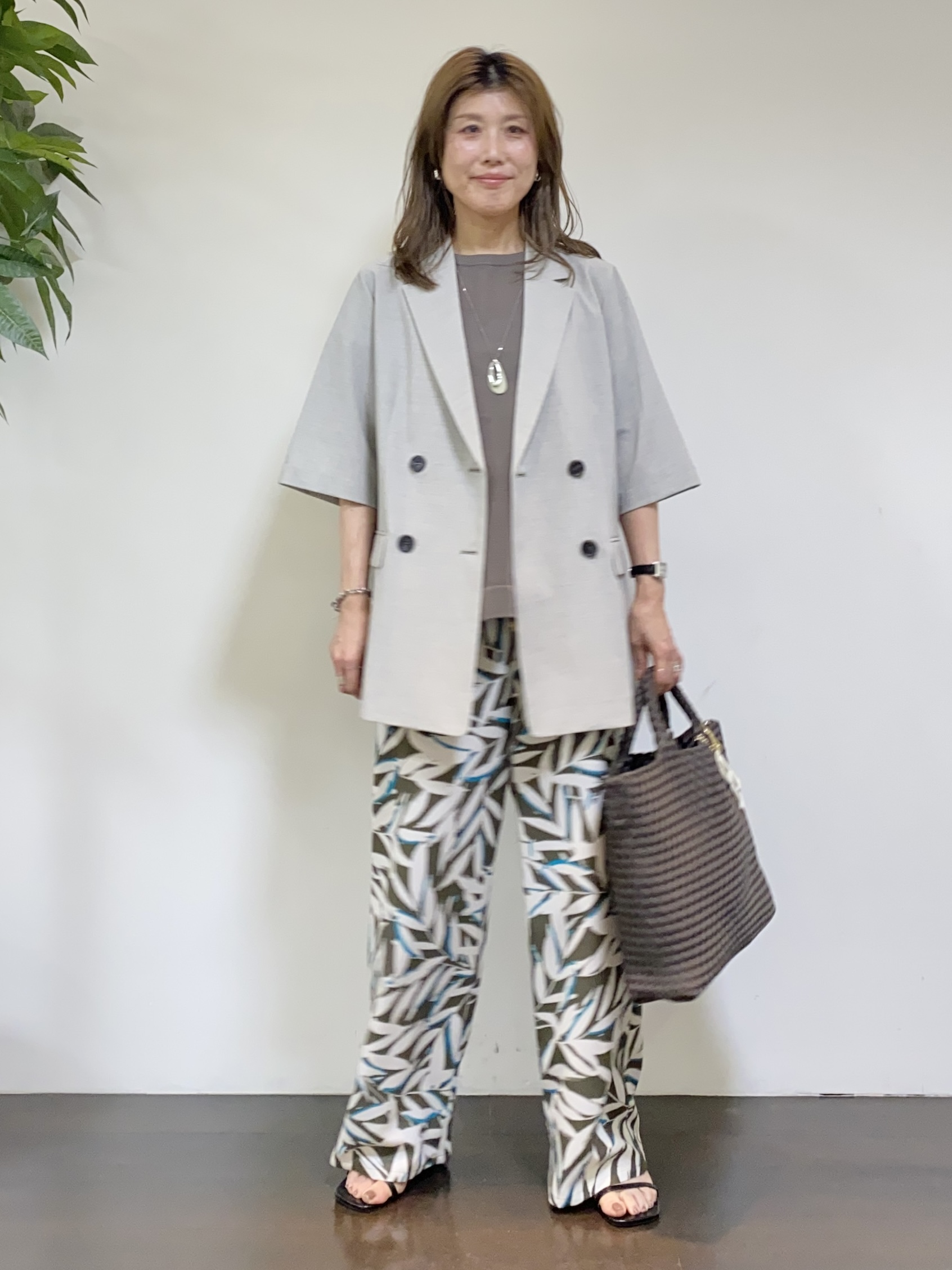 tomoさんの「UNTITLED｜【シワになりにくい/セットアップ可/接触冷感】ハーフスリーブジャケット」を使ったコーディネート