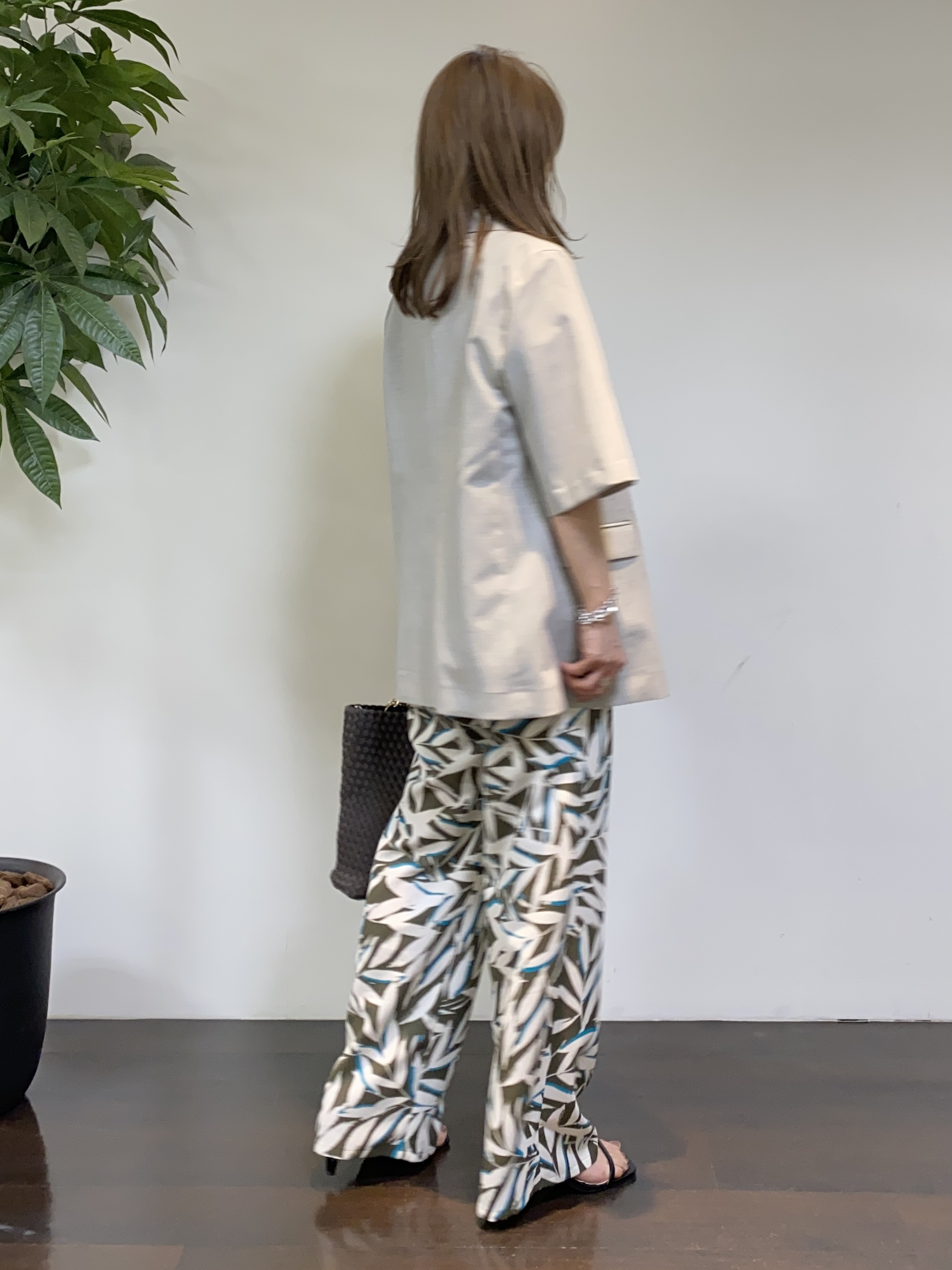 tomoさんの「UNTITLED｜【シワになりにくい/セットアップ可/接触冷感】ハーフスリーブジャケット」を使ったコーディネート