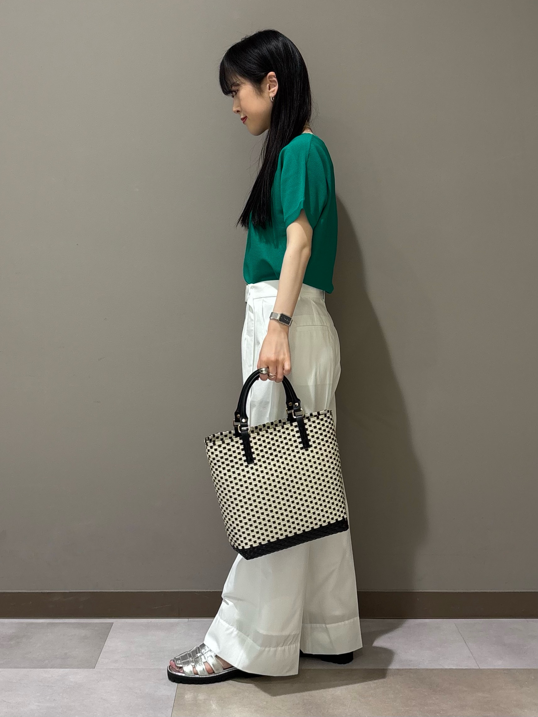 KEIKOさんの「INDIVI｜【洗える】ガーター編みVネックニットT」を使ったコーディネート