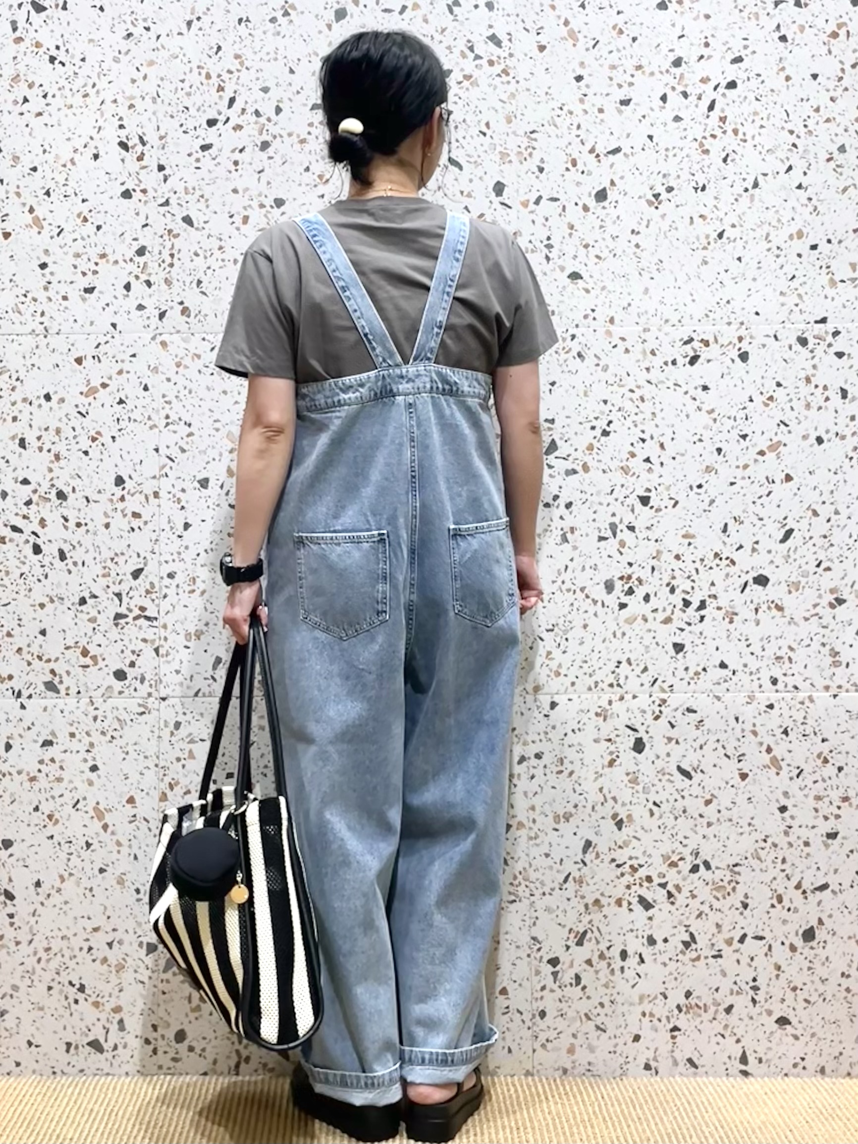 シゲリさんの「OPAQUE.CLIP｜【LIFE PICTURE COLLECTION】アソートフォトTシャツ」を使ったコーディネート