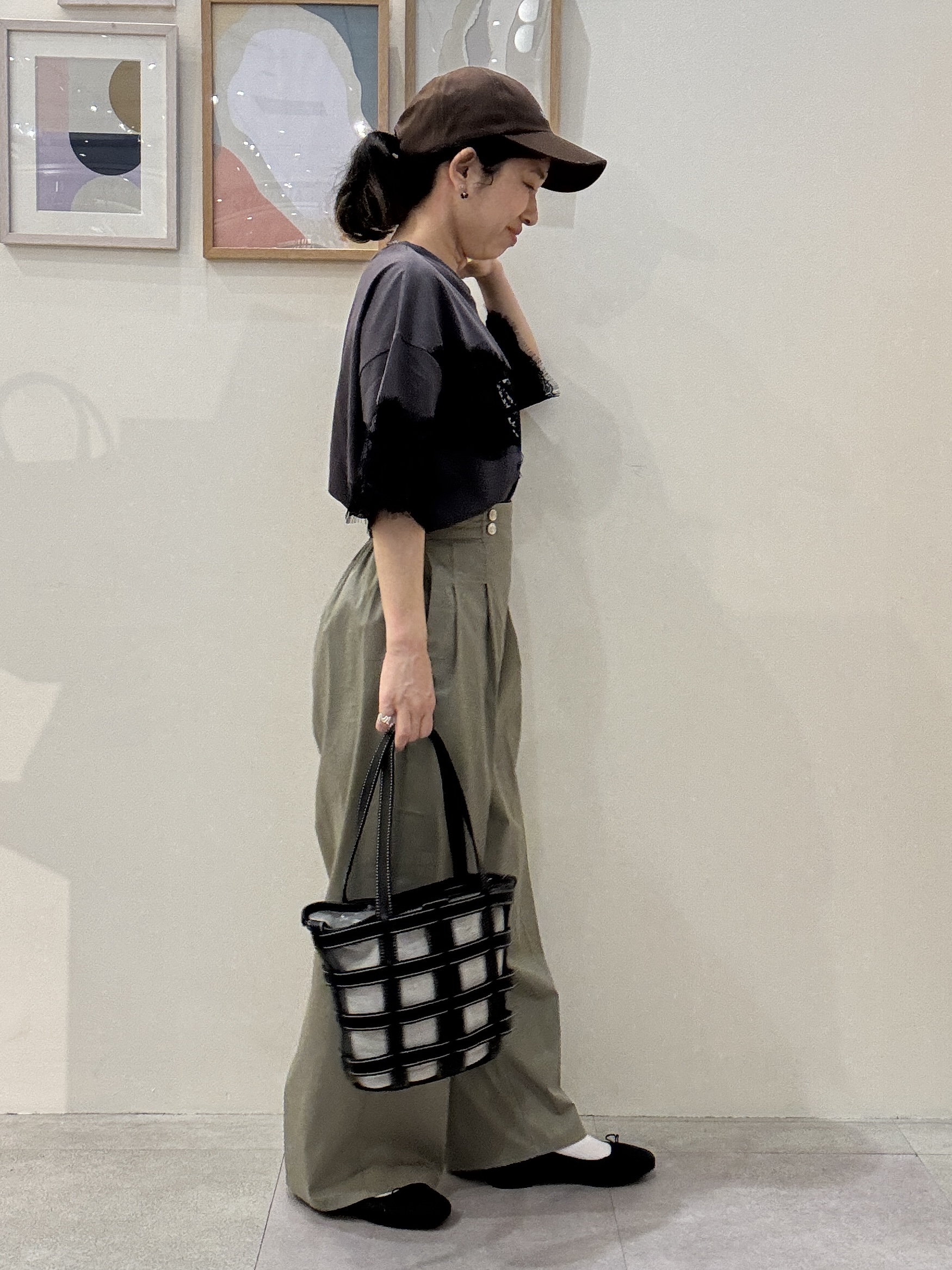 たけぴさんの「SHOO･LA･RUE｜【洗濯機可】レースデザインでこなれ見え ロゴプリントTシャツ」を使ったコーディネート