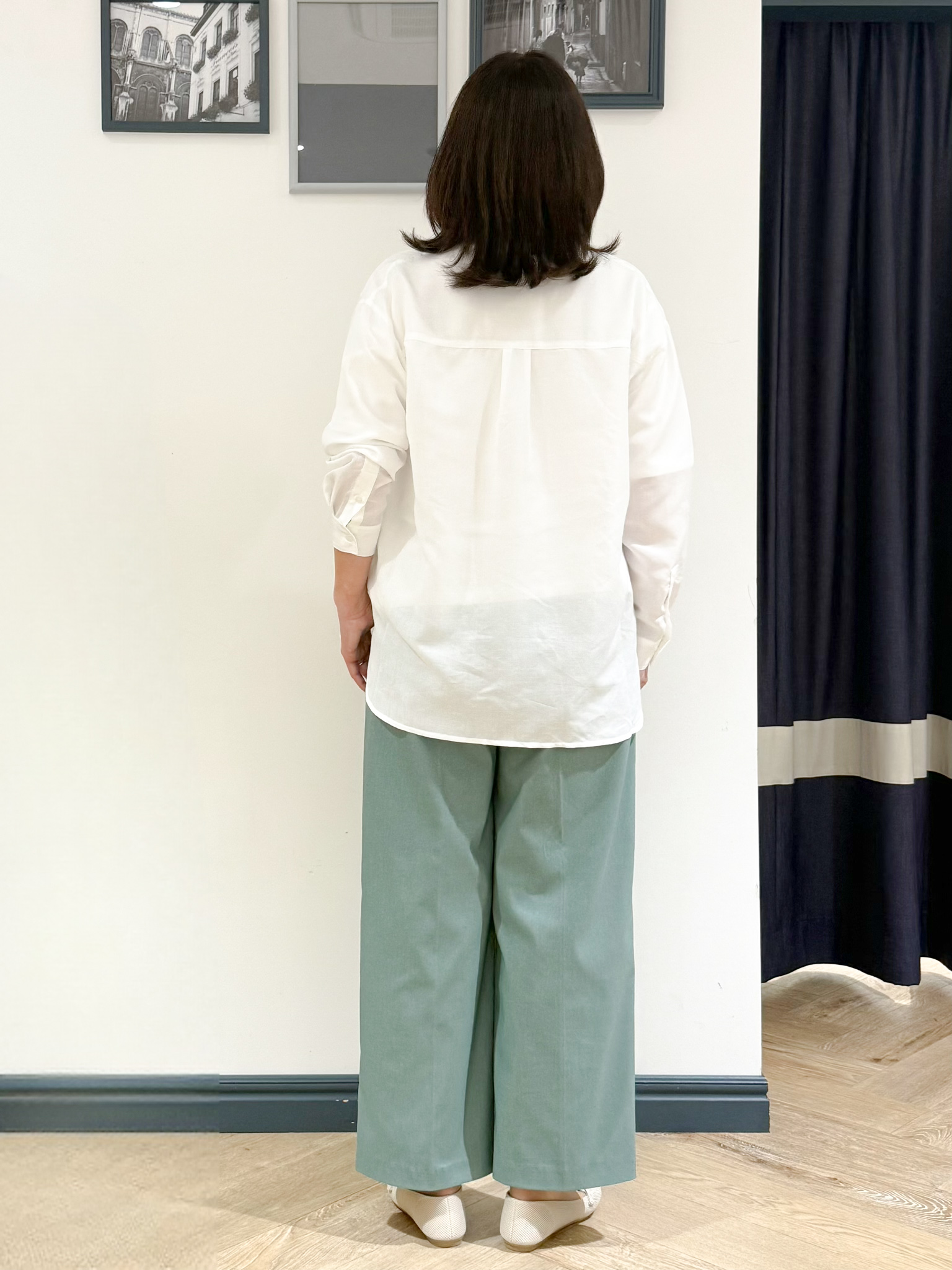 Lilyさんの「grove｜【洗濯機OK】朝晩の気温差に◎軽やかシアーシャツ」を使ったコーディネート