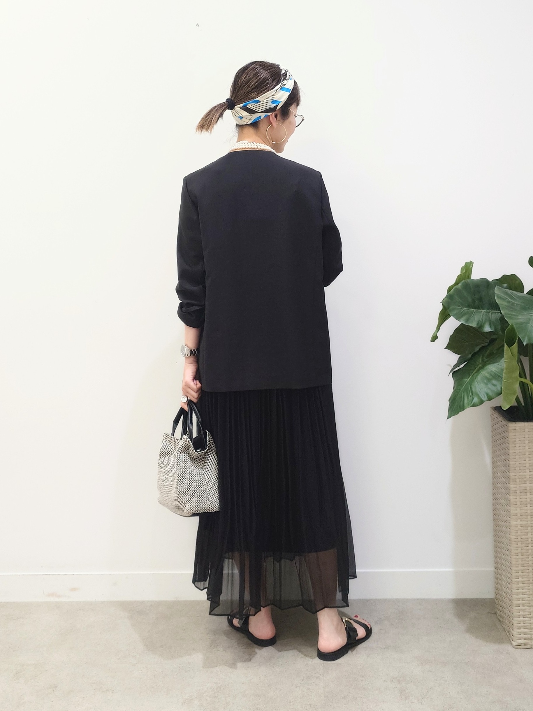 MUTSUKOさんの「UNTITLED｜◆【さらりと快適/セットアップ可/UV/接触冷感】スラブカラーレスジャケット」を使ったコーディネート