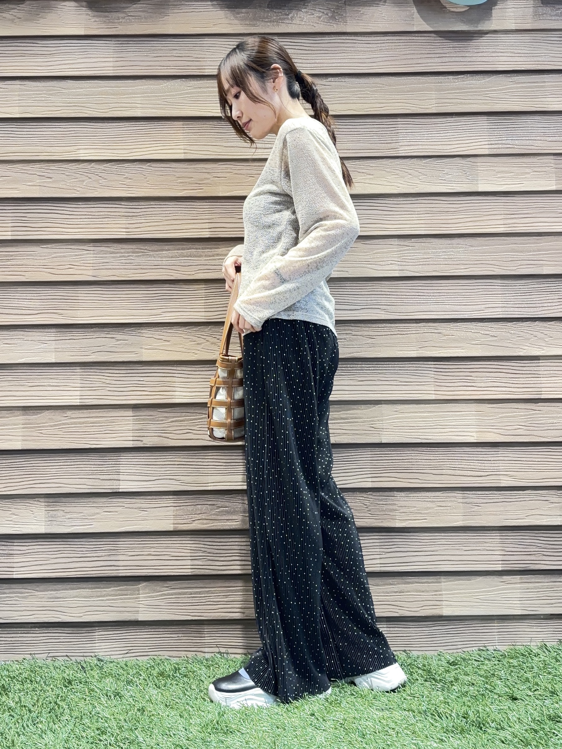 himiさんの「SHOO･LA･RUE｜メランジ調ニットソーシアーカーディガン」を使ったコーディネート