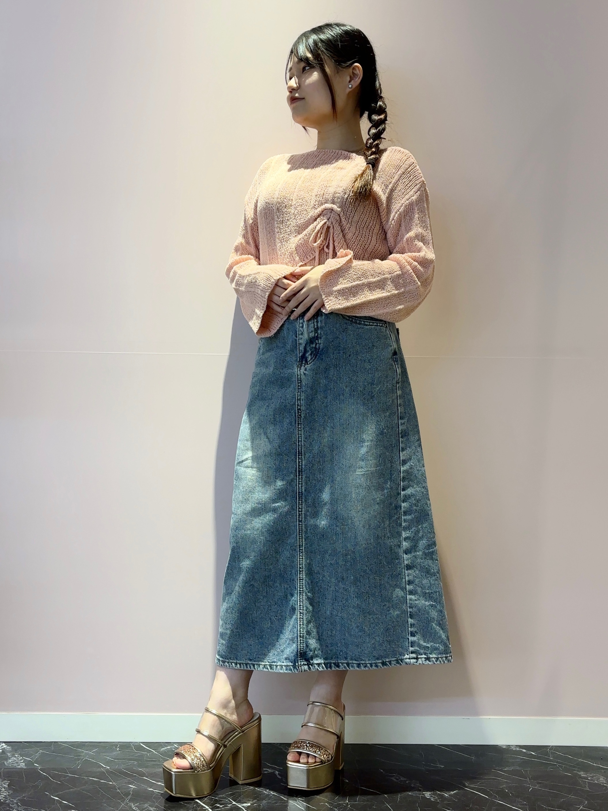 まっきーさんの「ESPERANZA｜【ラク盛り/約12cm】ラク盛り厚底ミュール」を使ったコーディネート