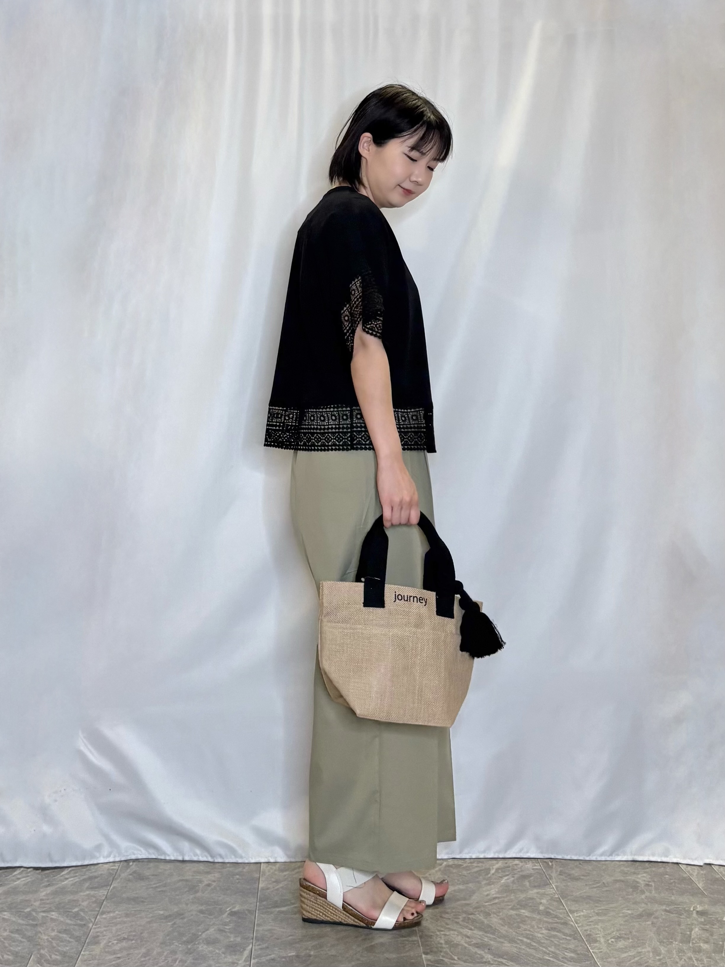 ネリさんの「SHOO･LA･RUE｜【洗濯機可/体型カバー/S-LL】レース使いがポイント デザインTシャツ」を使ったコーディネート