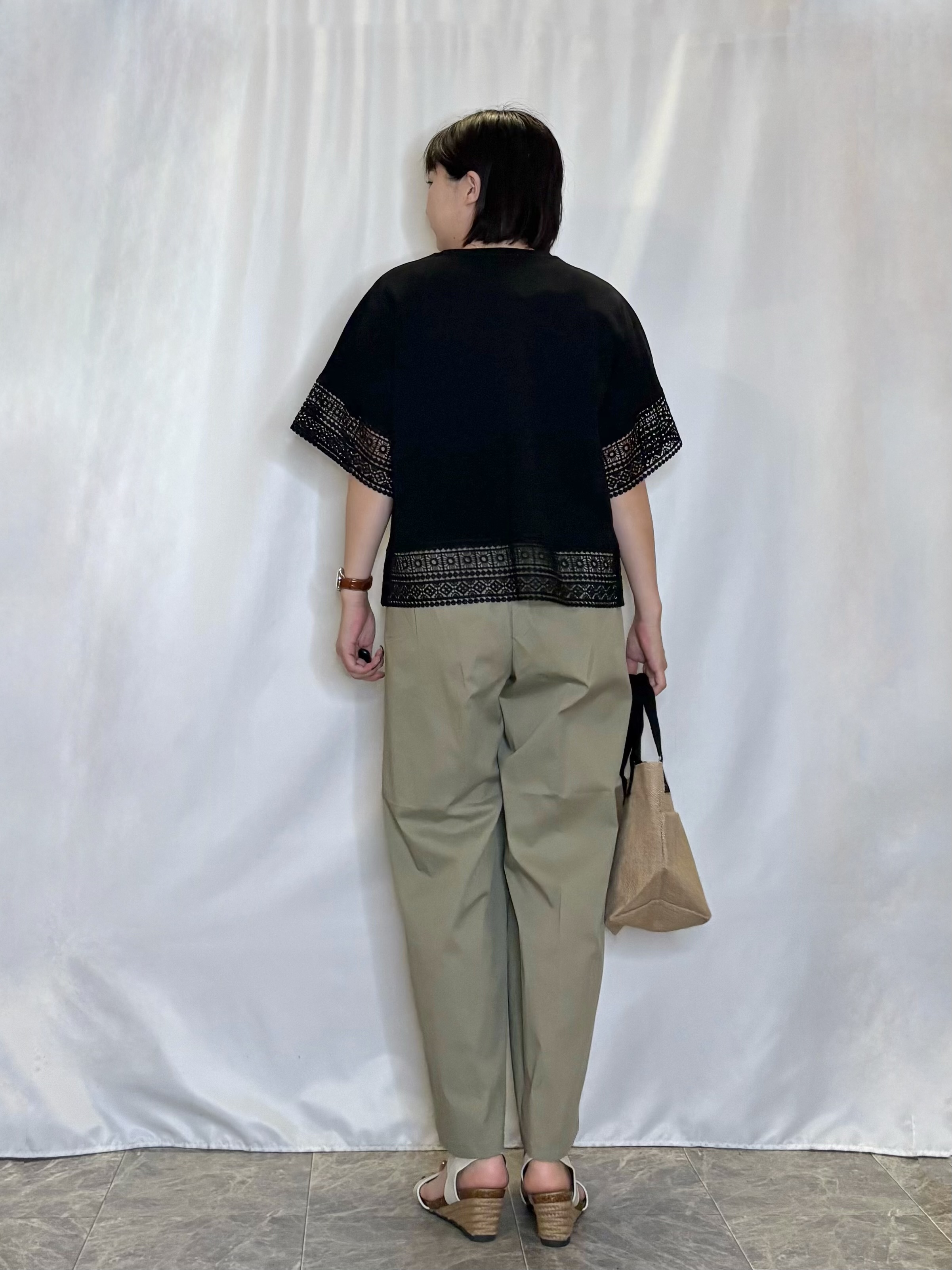 ネリさんの「SHOO･LA･RUE｜【洗濯機可/体型カバー/S-LL】レース使いがポイント デザインTシャツ」を使ったコーディネート