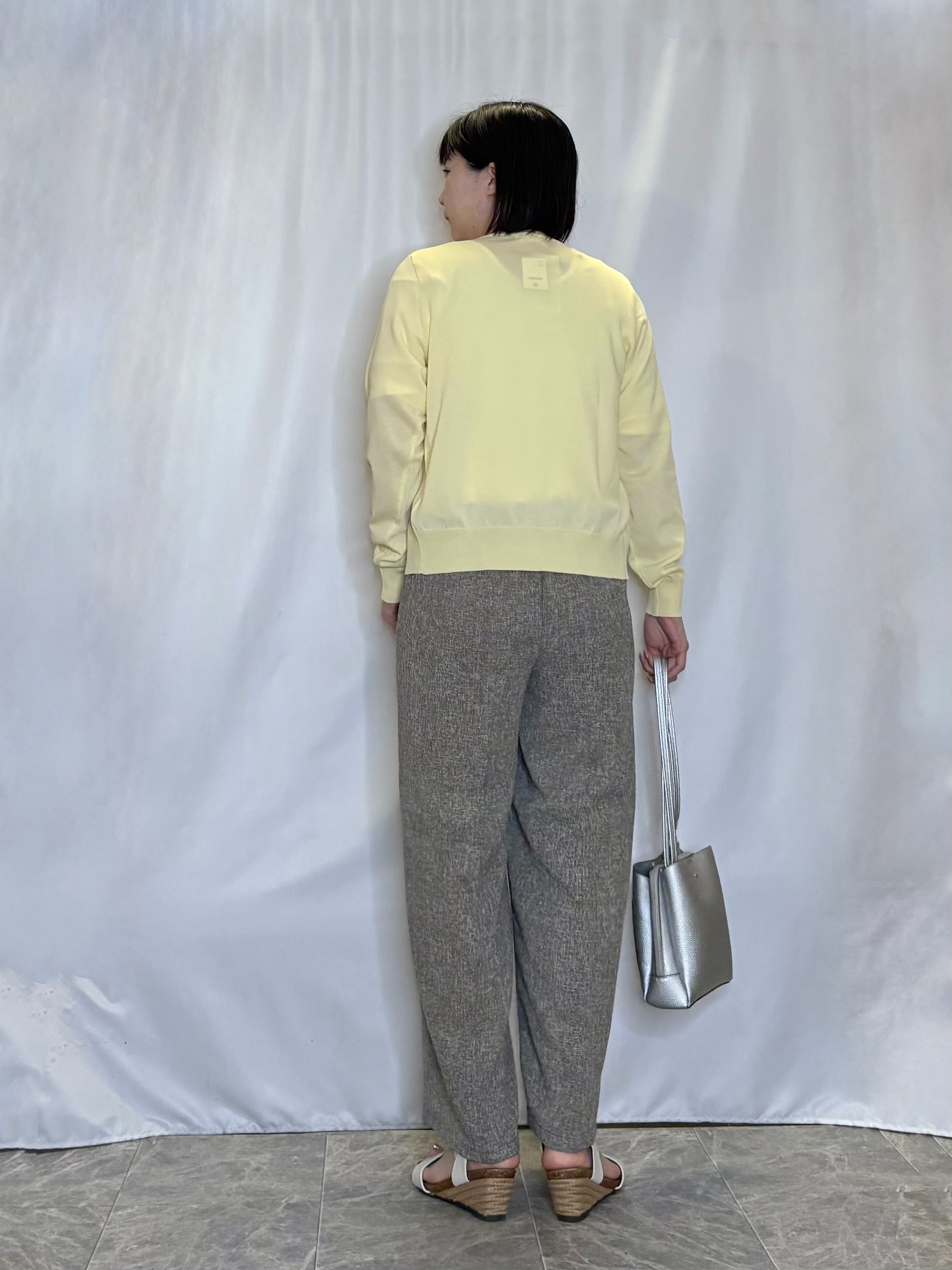 ネリさんの「SHOO･LA･RUE｜【洗濯機可/UV/アンチピリング/S-LL】いろいろボタンが華やか クルーネックカーディガン」を使ったコーディネート