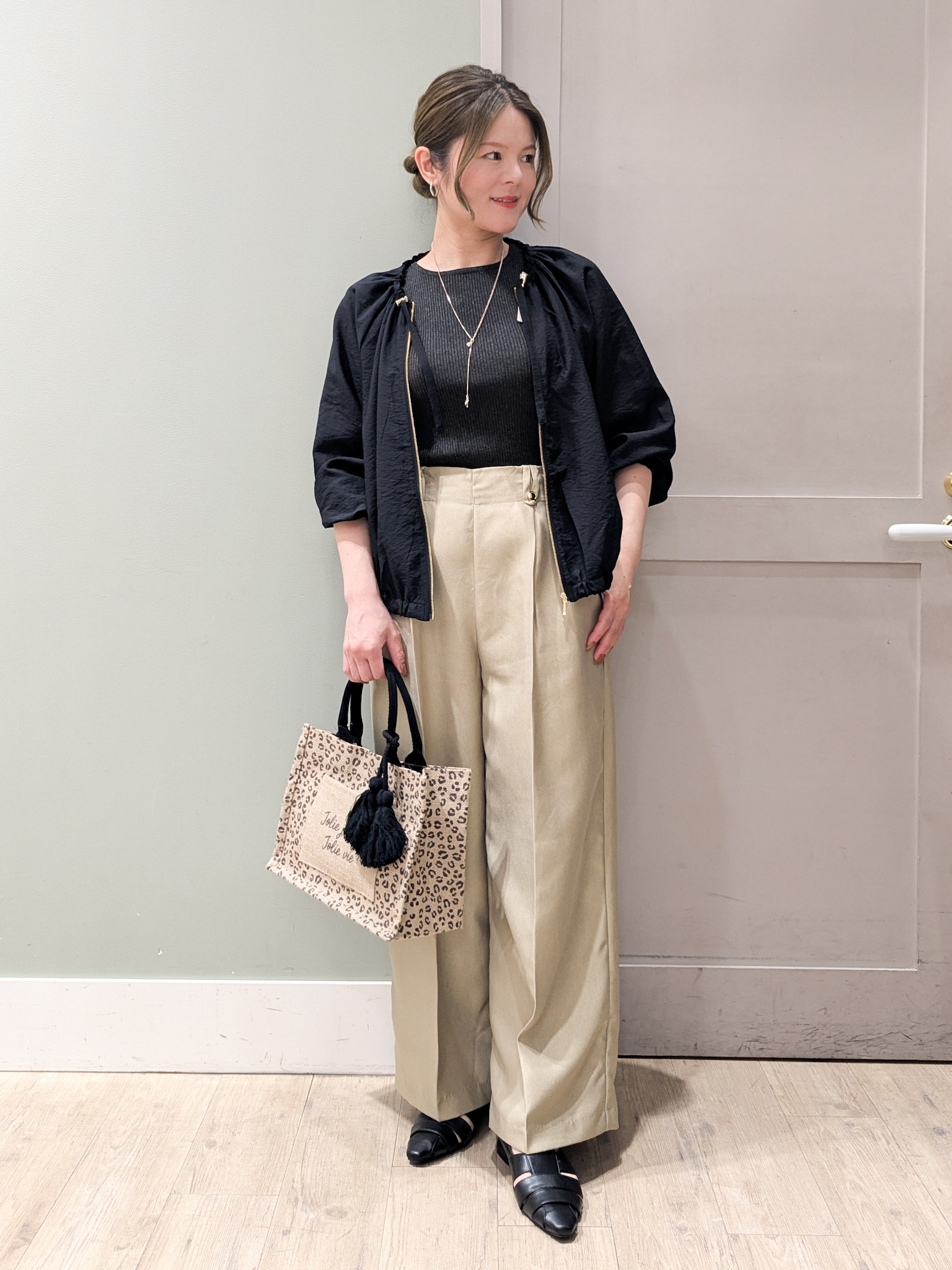 kuwawaさんの「grove｜気温調整にも◎ブラウス感覚で羽織れるシアーブルゾン」を使ったコーディネート