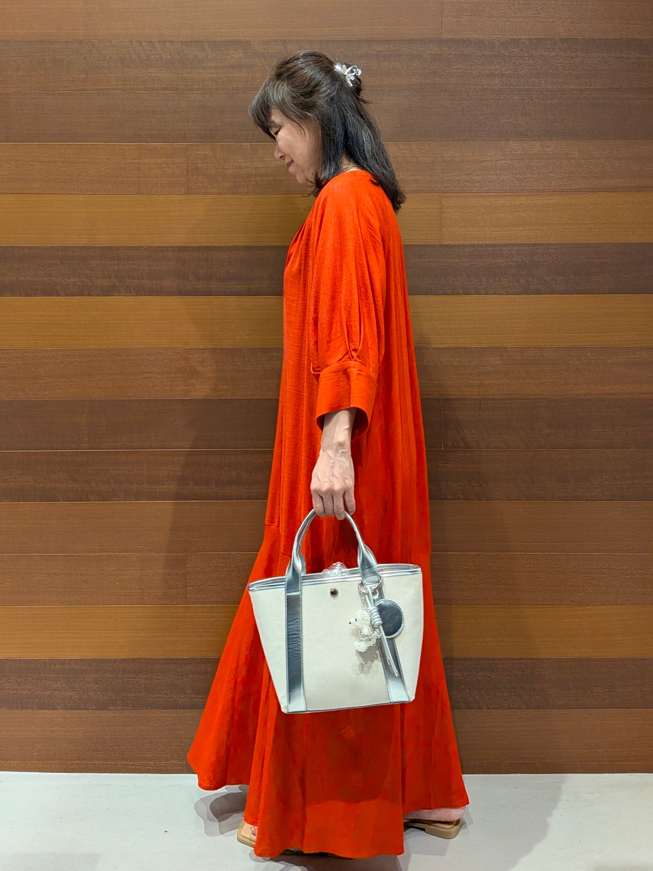 momoさんの「OPAQUE.CLIP｜キーネックロングワンピース【洗える】」を使ったコーディネート