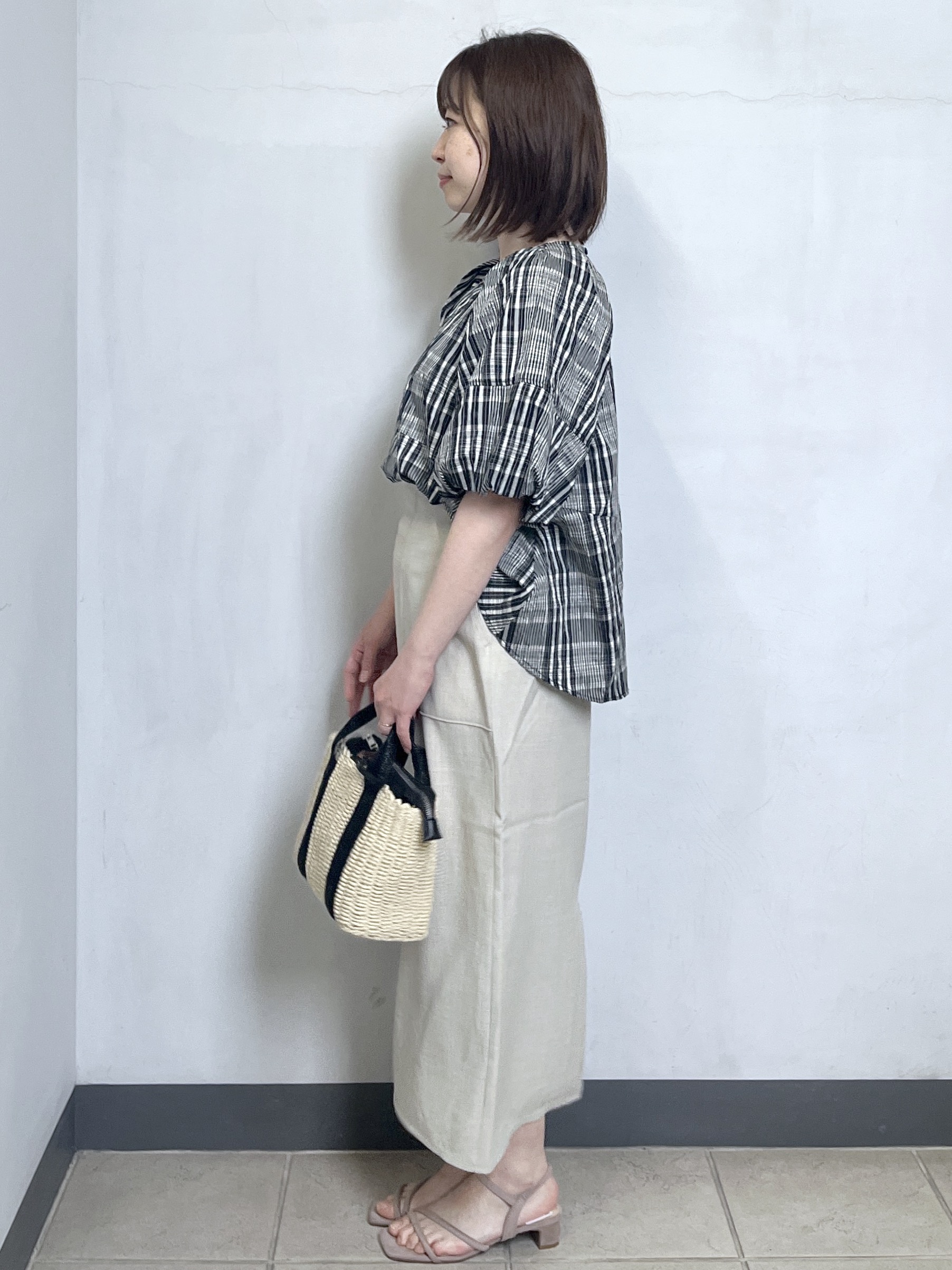mikiさんの「OPAQUE.CLIP｜チェック柄ペプラムブラウス【洗濯機OK】」を使ったコーディネート