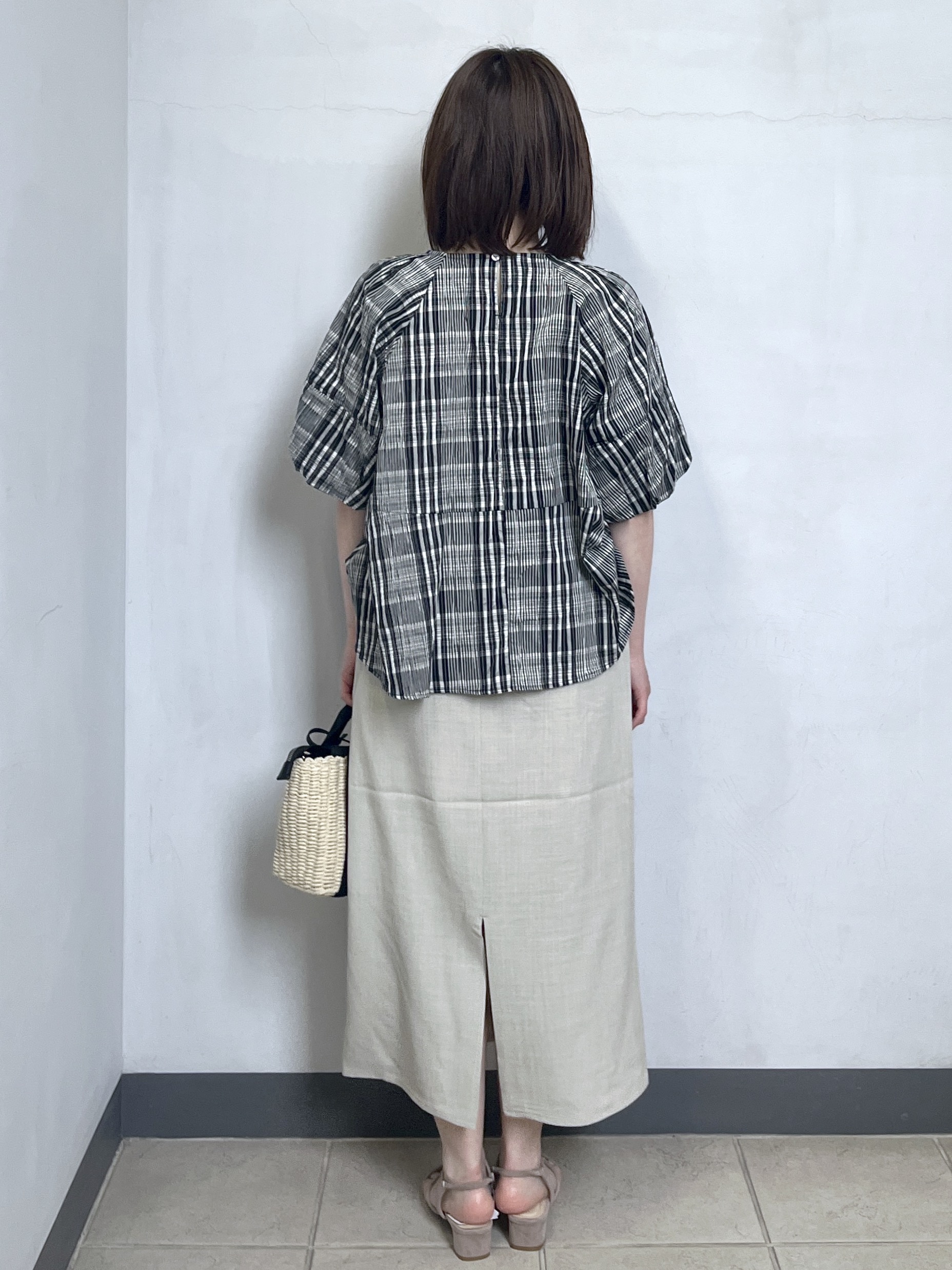 mikiさんの「OPAQUE.CLIP｜チェック柄ペプラムブラウス【洗濯機OK】」を使ったコーディネート