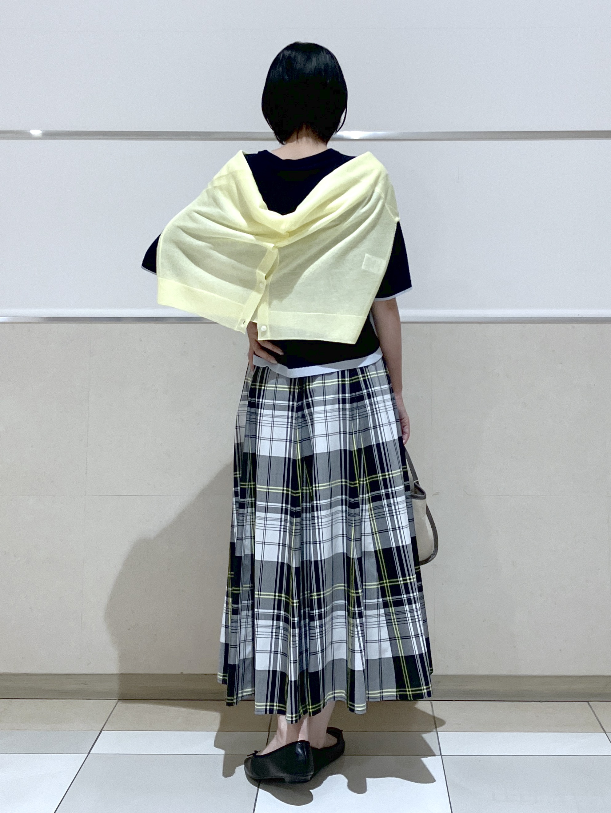 eriko さんの「Dessin｜【洗える】バイカラーボクシーシルエットニット」を使ったコーディネート