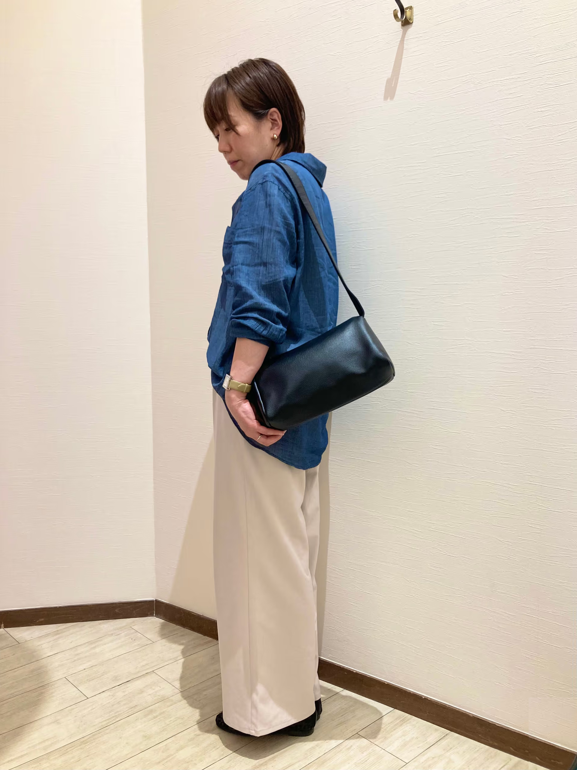 さとさんの「SHOO･LA･RUE｜【前後2WAY/洗濯機可/S-LL】スクエアネックで小顔効果 ランダムテレコタンクトップ」を使ったコーディネート