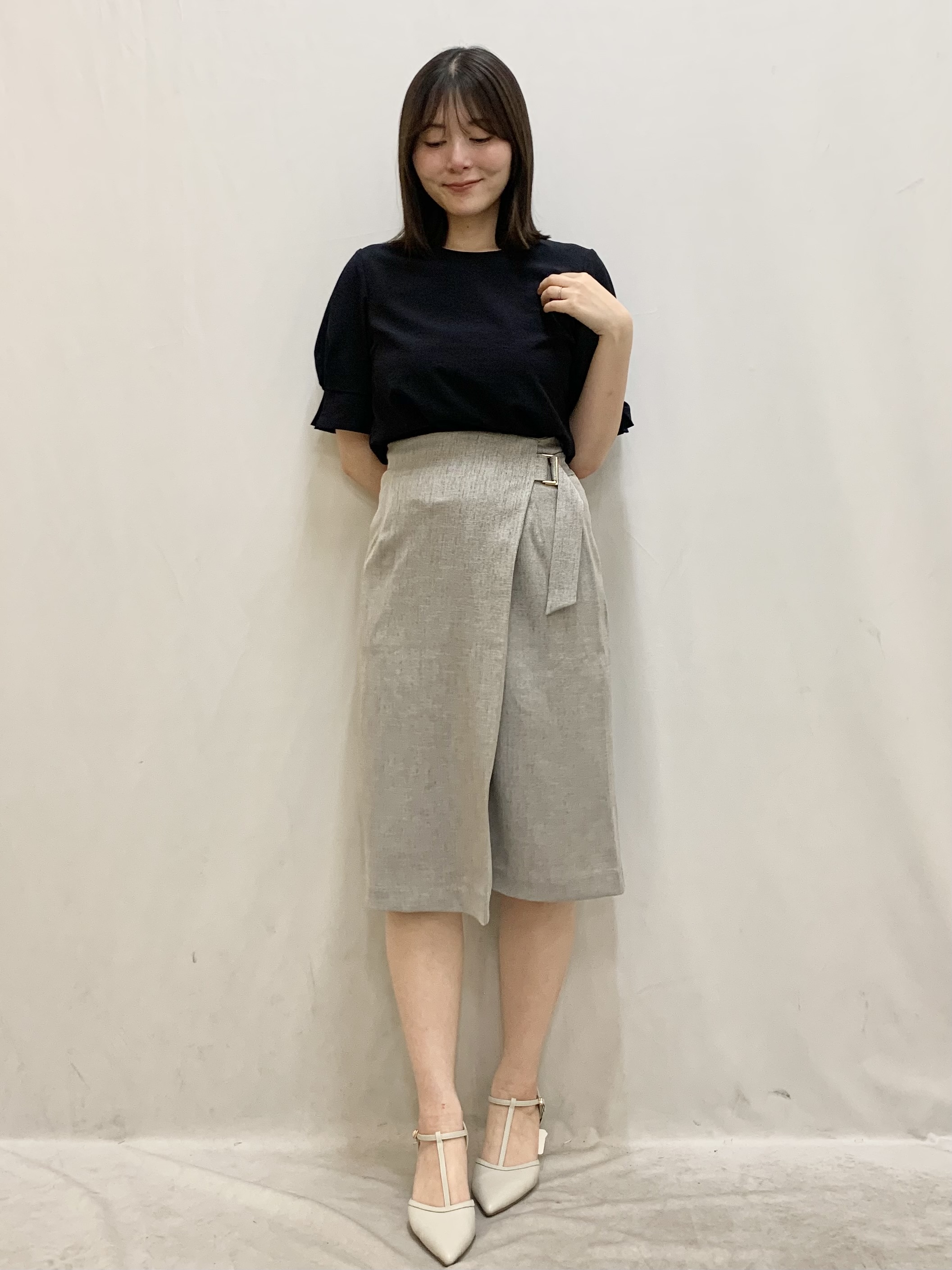 kasumiさんの「index｜《8色展開／XS-LLサイズ》タックパフスリーブブラウス【洗濯機洗い可／吸水速乾／防シワ／抗ピル】」を使ったコーディネート