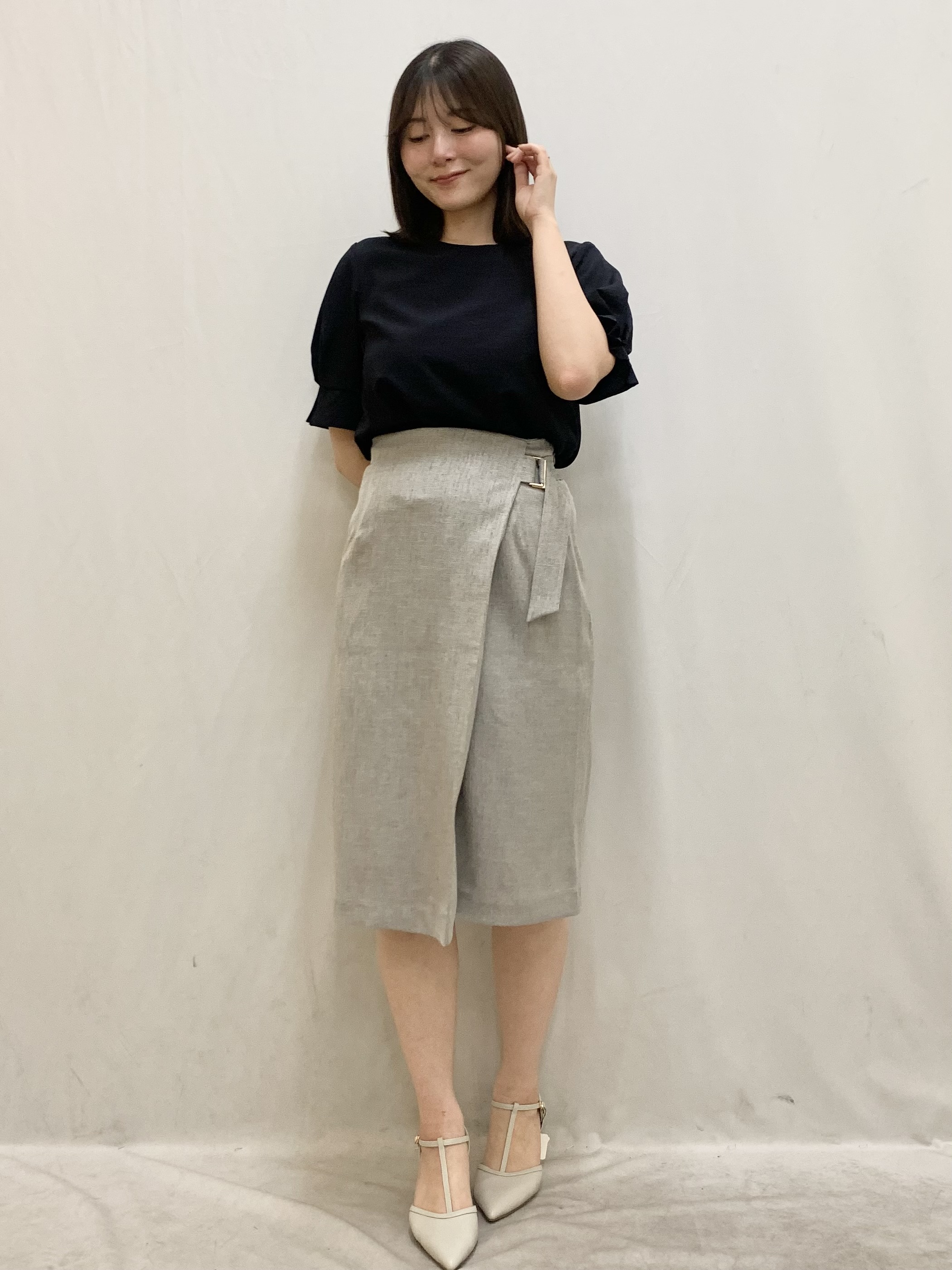 kasumiさんの「index｜《8色展開／XS-LLサイズ》タックパフスリーブブラウス【洗濯機洗い可／吸水速乾／防シワ／抗ピル】」を使ったコーディネート