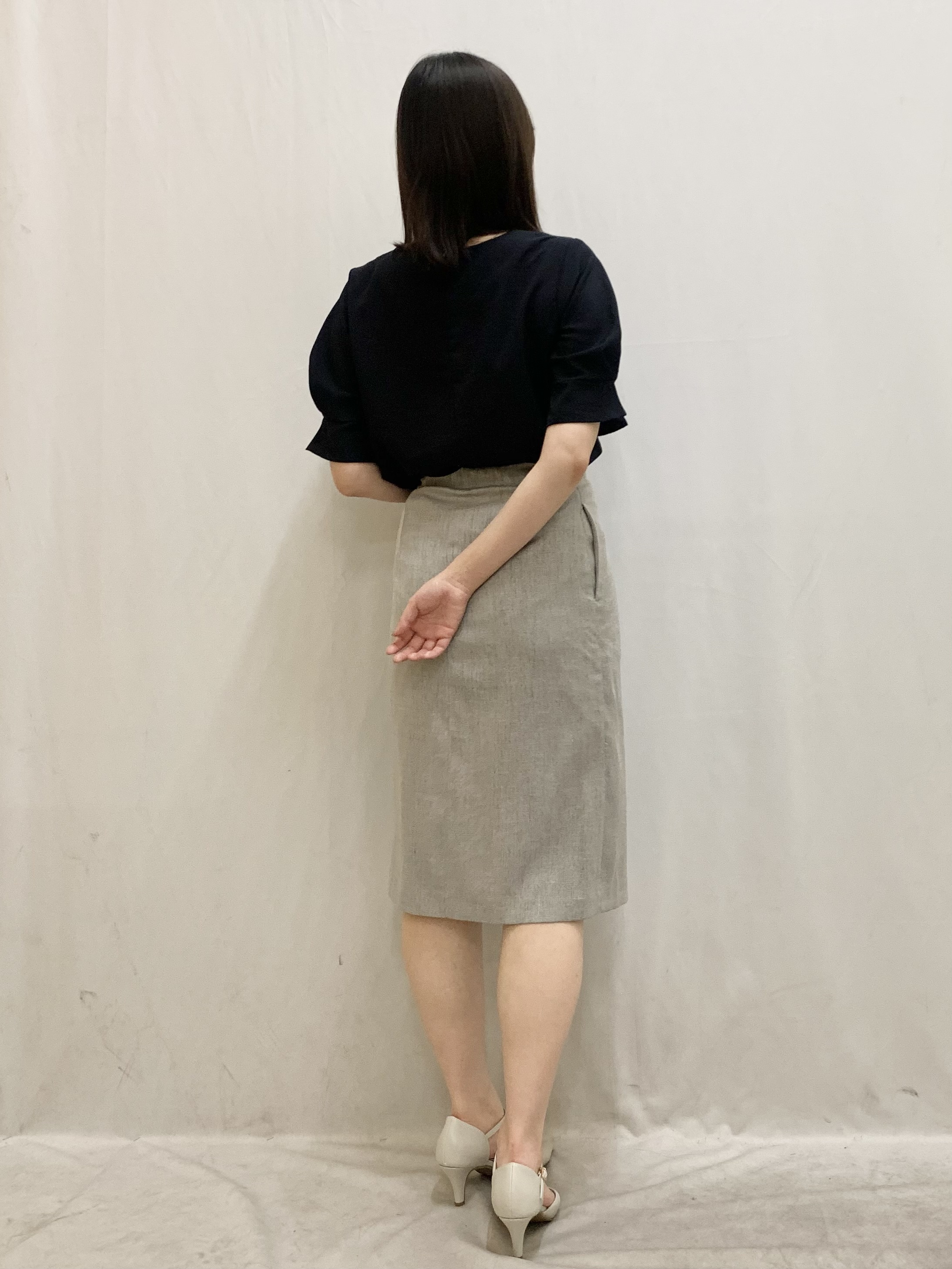 kasumiさんの「index｜《8色展開／XS-LLサイズ》タックパフスリーブブラウス【洗濯機洗い可／吸水速乾／防シワ／抗ピル】」を使ったコーディネート