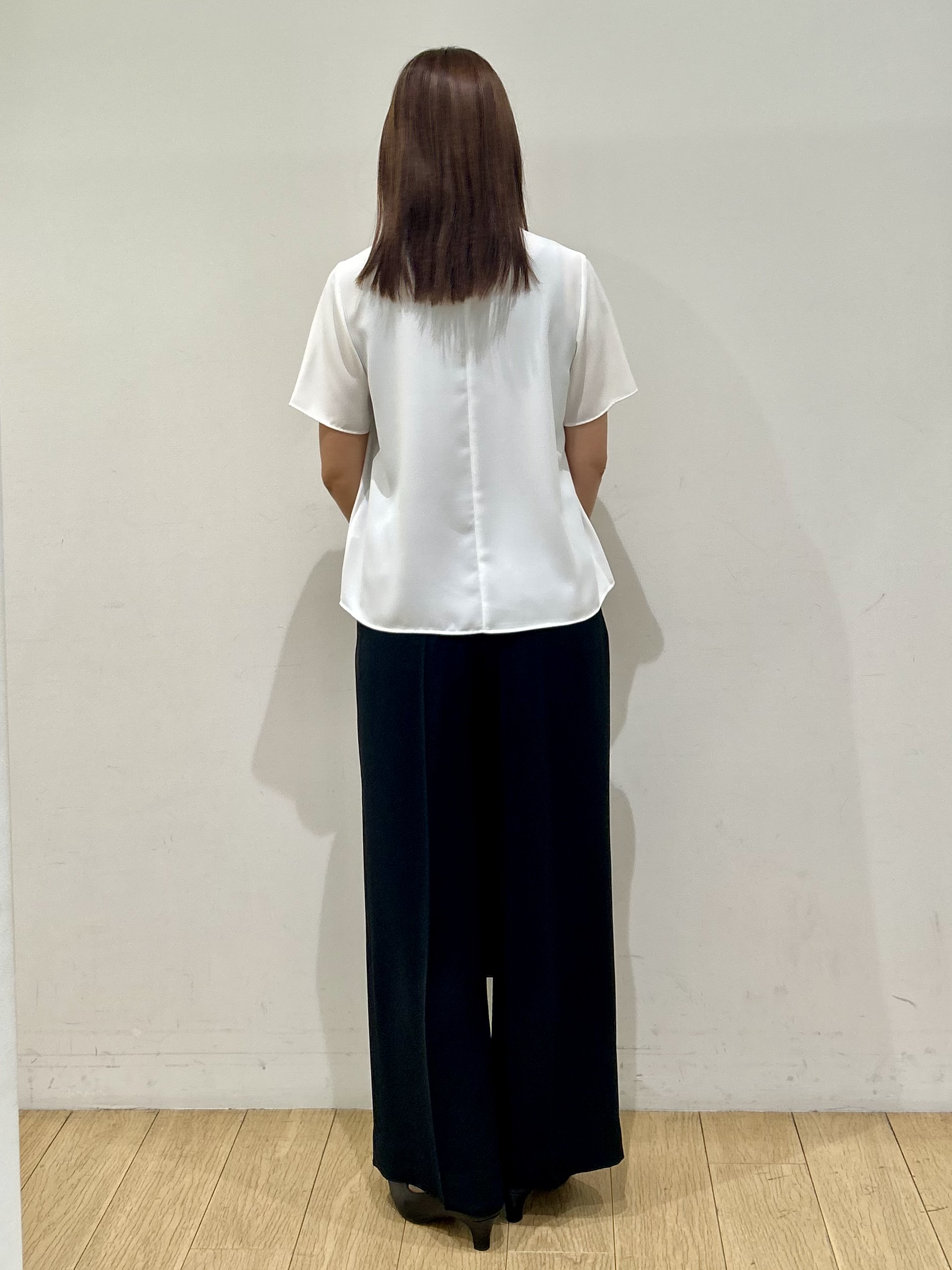kozueさんの「INDIVI｜【定番スーツ／UVケア／洗える】ウール調ノーカラージャケット」を使ったコーディネート