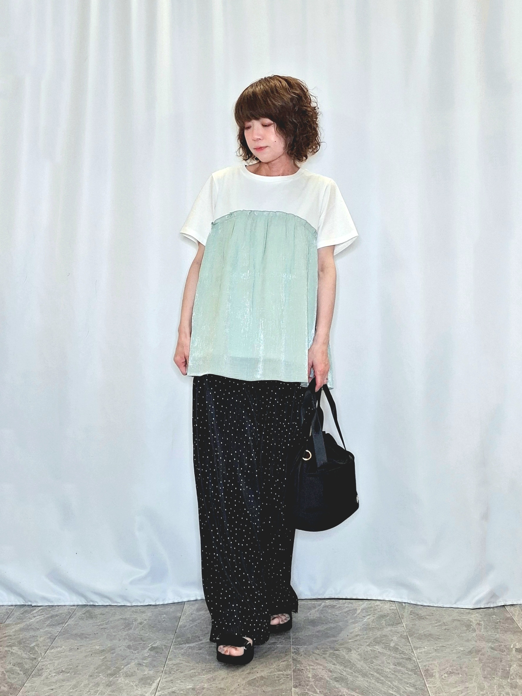 ぬーさんの「SHOO･LA･RUE｜【洗濯機可/UV】さらっとしたタッチが心地よい ショート丈 Vネックカーディガン」を使ったコーディネート