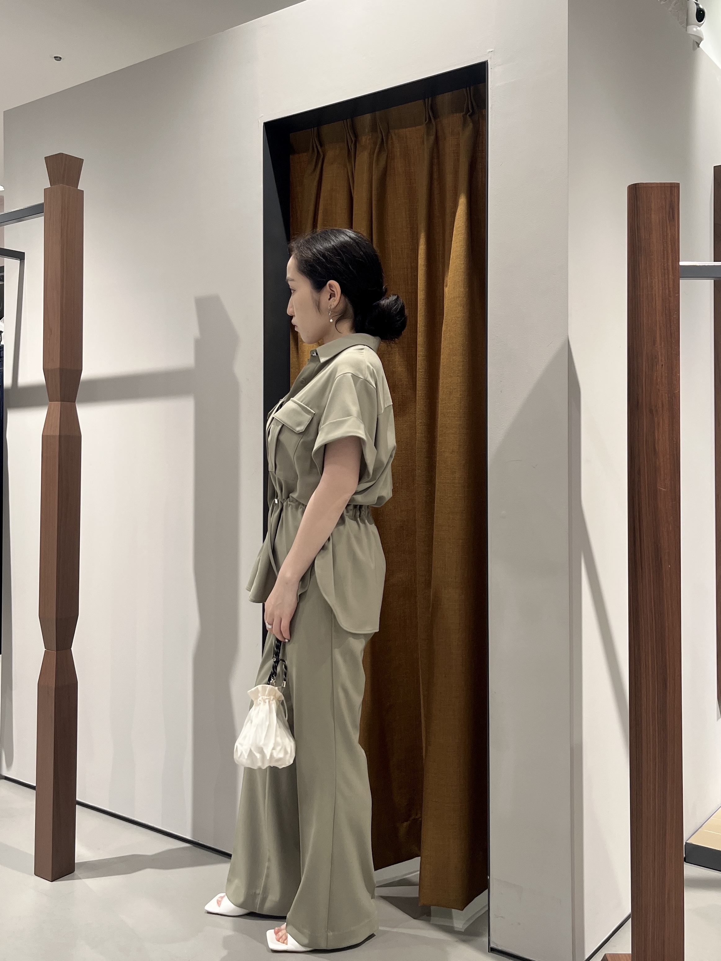 Uminoさんの「INDIVI｜Comfy SET UP｜サファリシャツ【セットアップ対応／通勤／カセット服／接触冷感／UVカット】」を使ったコーディネート