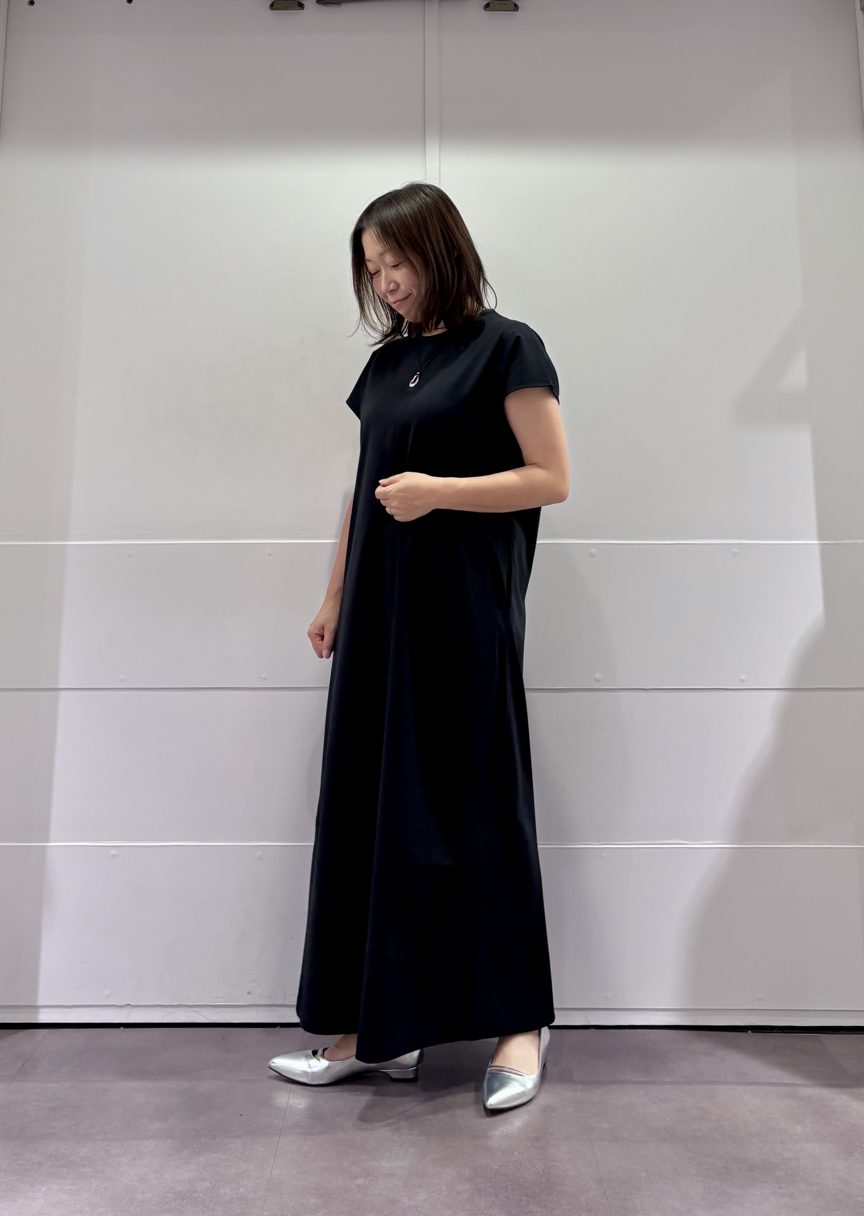 TOKOさんの「UNTITLED｜【接触冷感/UVカット/遮熱/抗菌防臭】ライトプレーティングワンピース」を使ったコーディネート