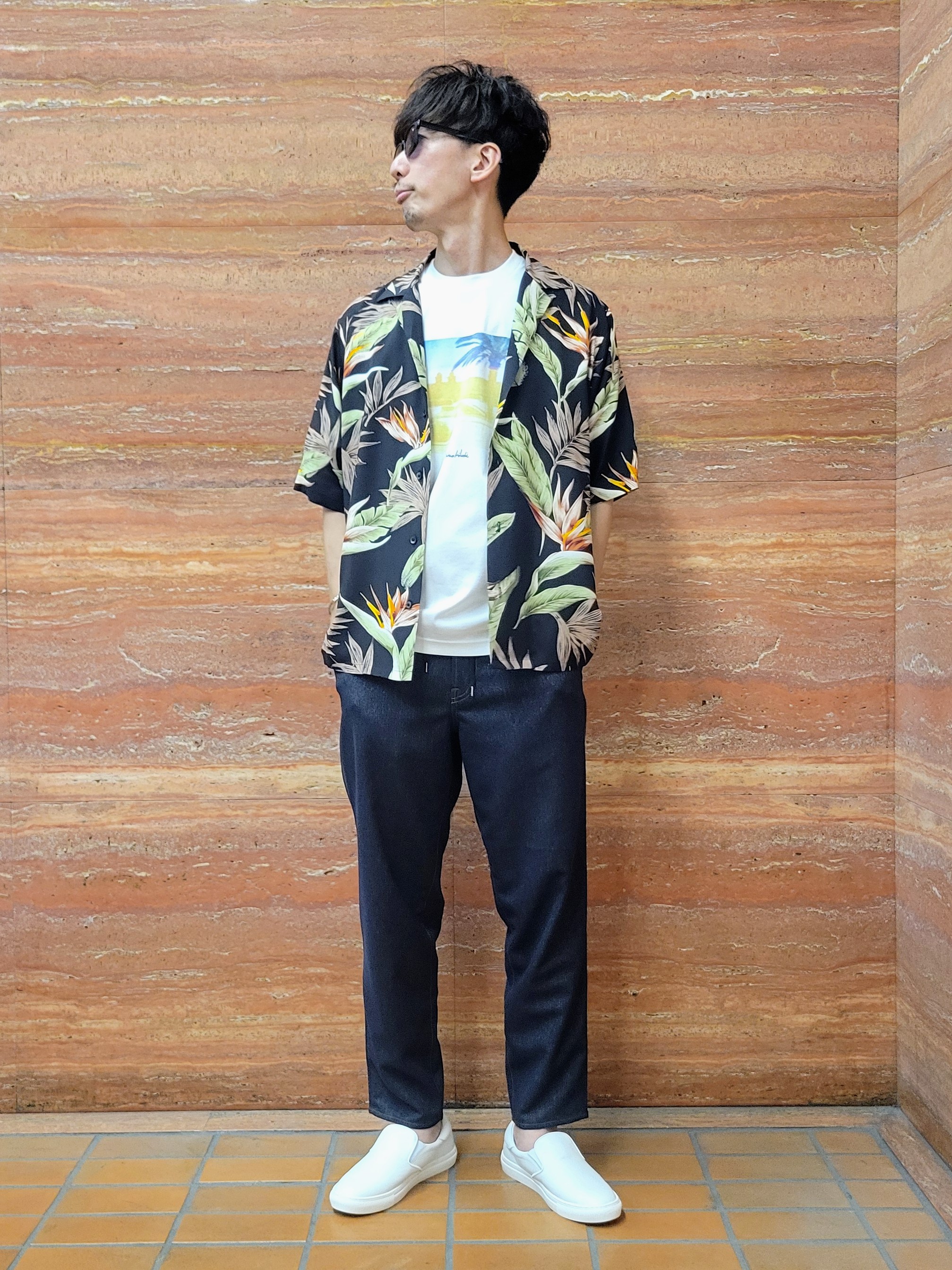 piroyaさんの「TAKEO KIKUCHI｜【BOWLER HAT LABEL】トロピカルフローラル レーヨンシャツ」を使ったコーディネート