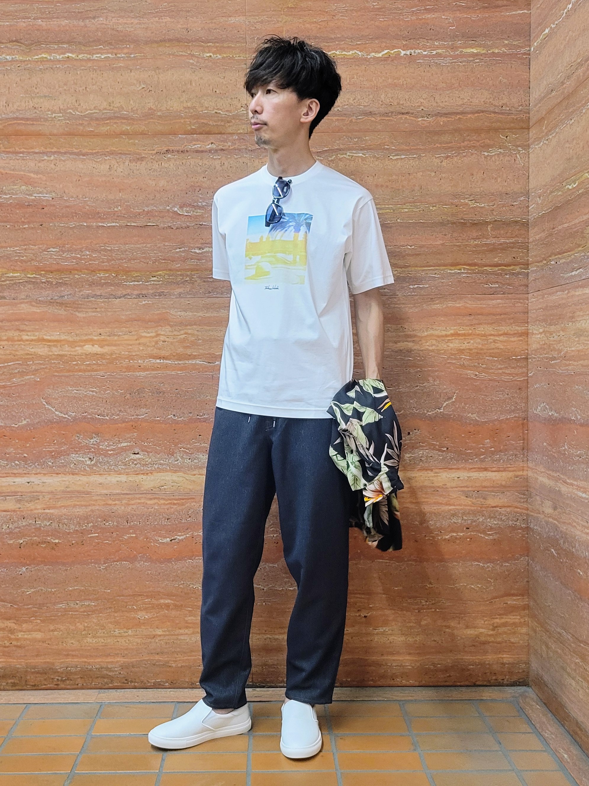piroyaさんの「TAKEO KIKUCHI｜【BOWLER HAT LABEL】トロピカルフローラル レーヨンシャツ」を使ったコーディネート