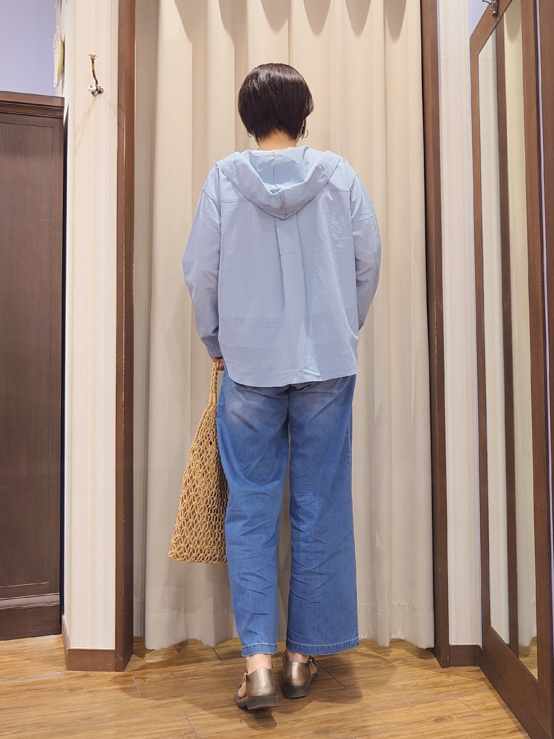 ERIKOさんの「SHOO･LA･RUE｜【通気性〇/洗濯機可/S-LL】UVカット機能付き ライトな着心地シャツパーカ」を使ったコーディネート