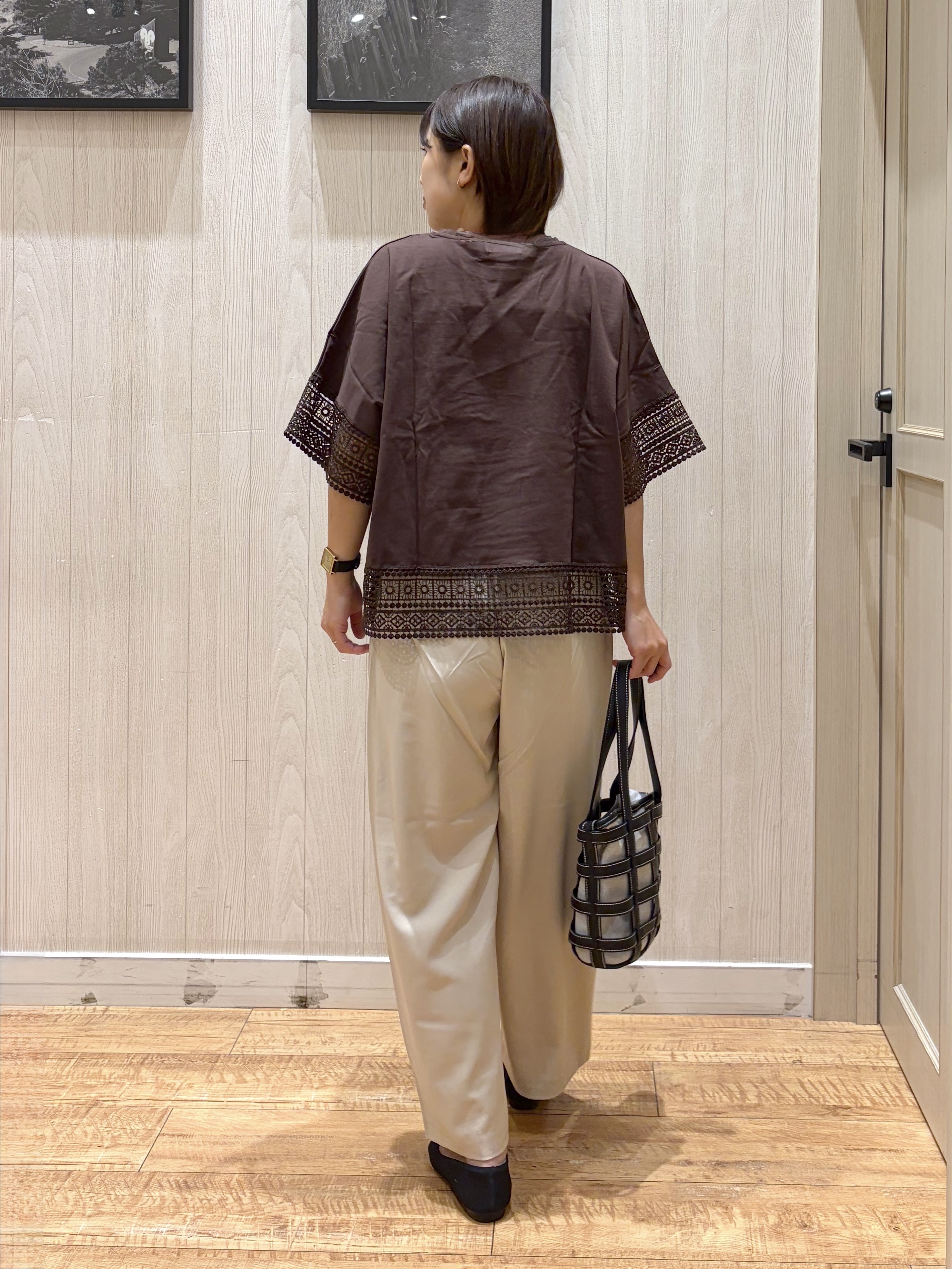 shirayuuuさんの「SHOO･LA･RUE｜【洗濯機可/体型カバー/S-LL】レース使いがポイント デザインTシャツ」を使ったコーディネート