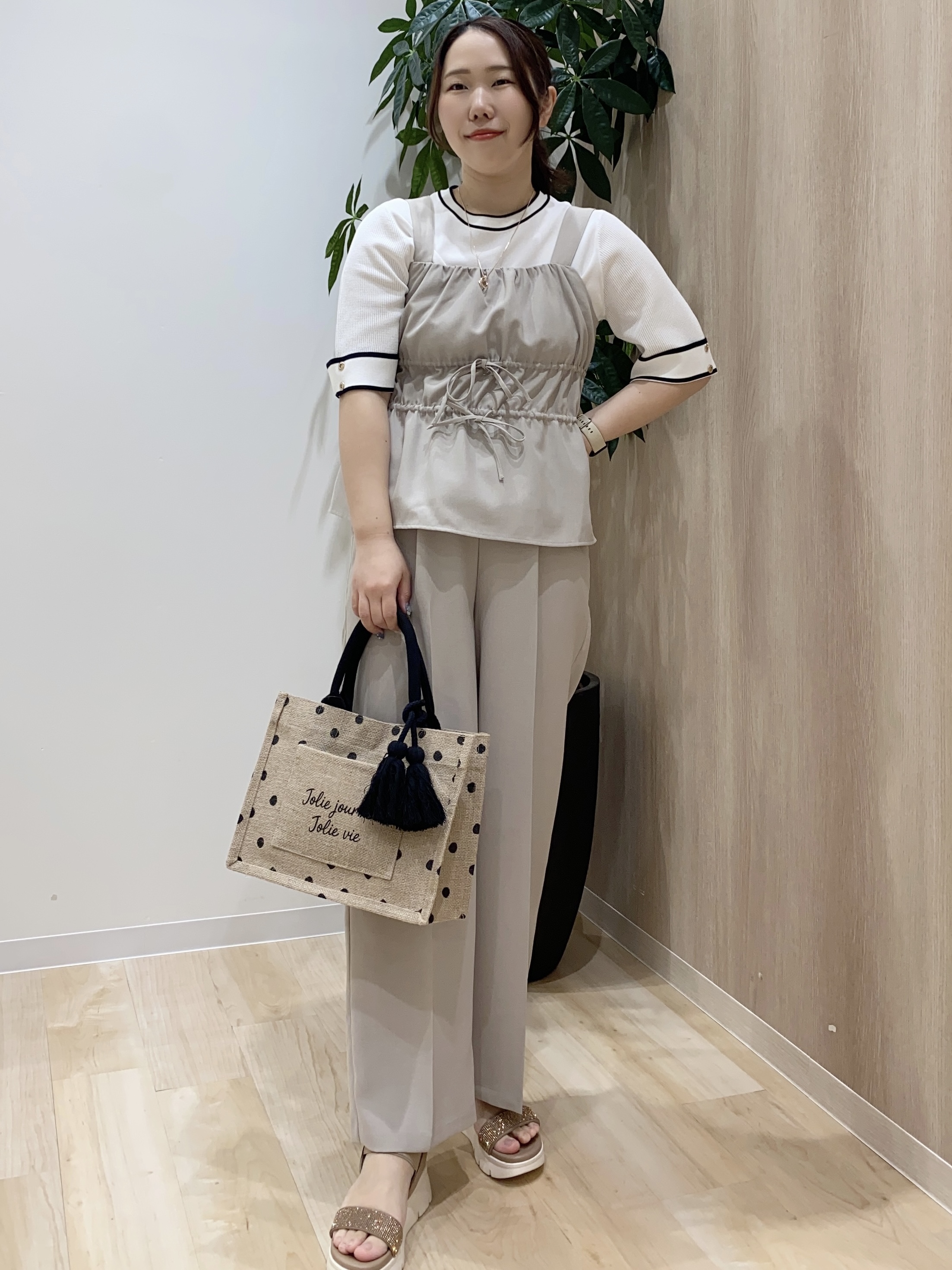 HANAさんの「grove｜新色追加！【シリーズ累計36万枚/名品ニット】やわらかドライタッチ 袖メッシュ編みニット」を使ったコーディネート