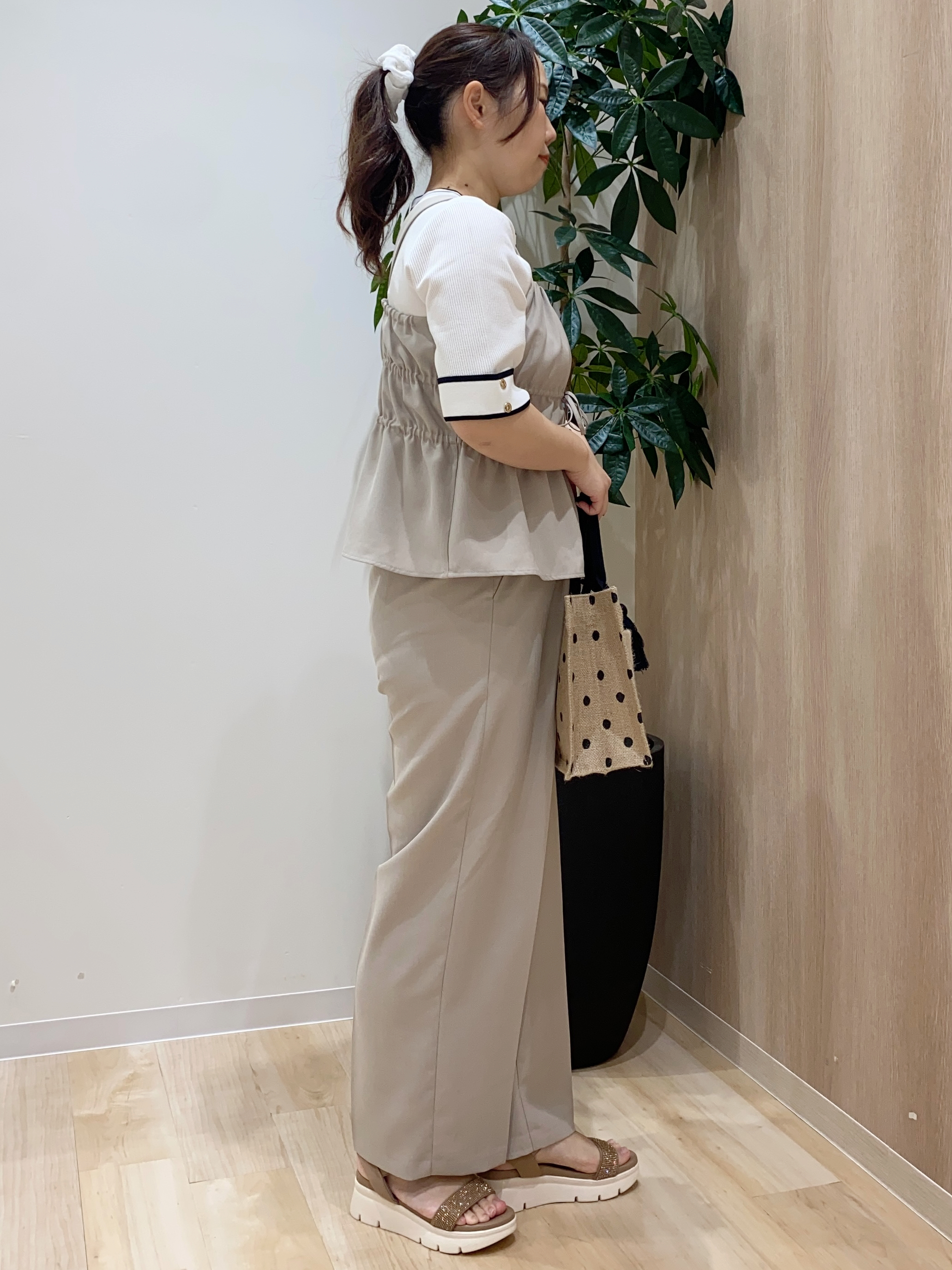 HANAさんの「grove｜新色追加！【シリーズ累計36万枚/名品ニット】やわらかドライタッチ 袖メッシュ編みニット」を使ったコーディネート