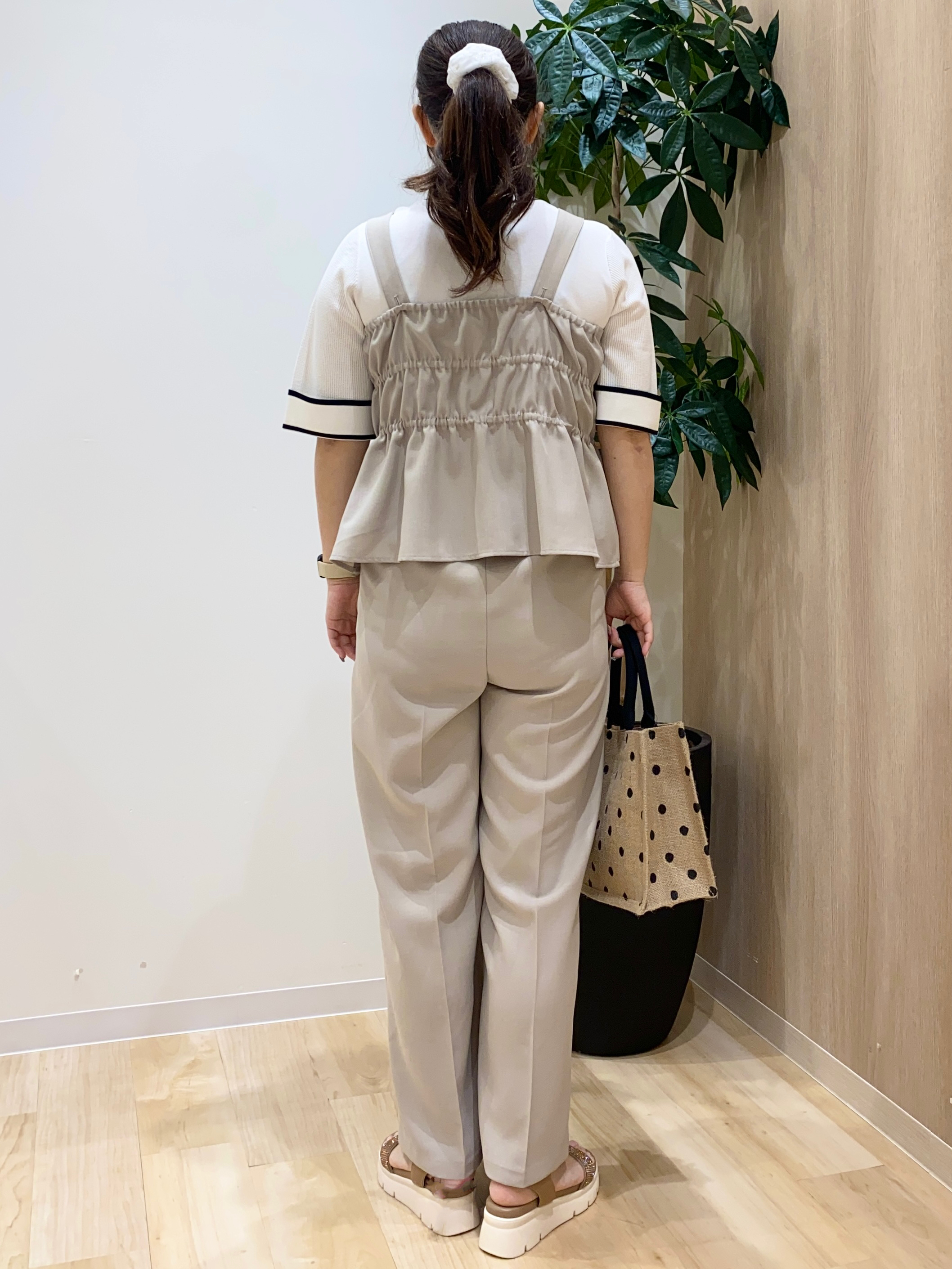 HANAさんの「grove｜新色追加！【シリーズ累計36万枚/名品ニット】やわらかドライタッチ 袖メッシュ編みニット」を使ったコーディネート