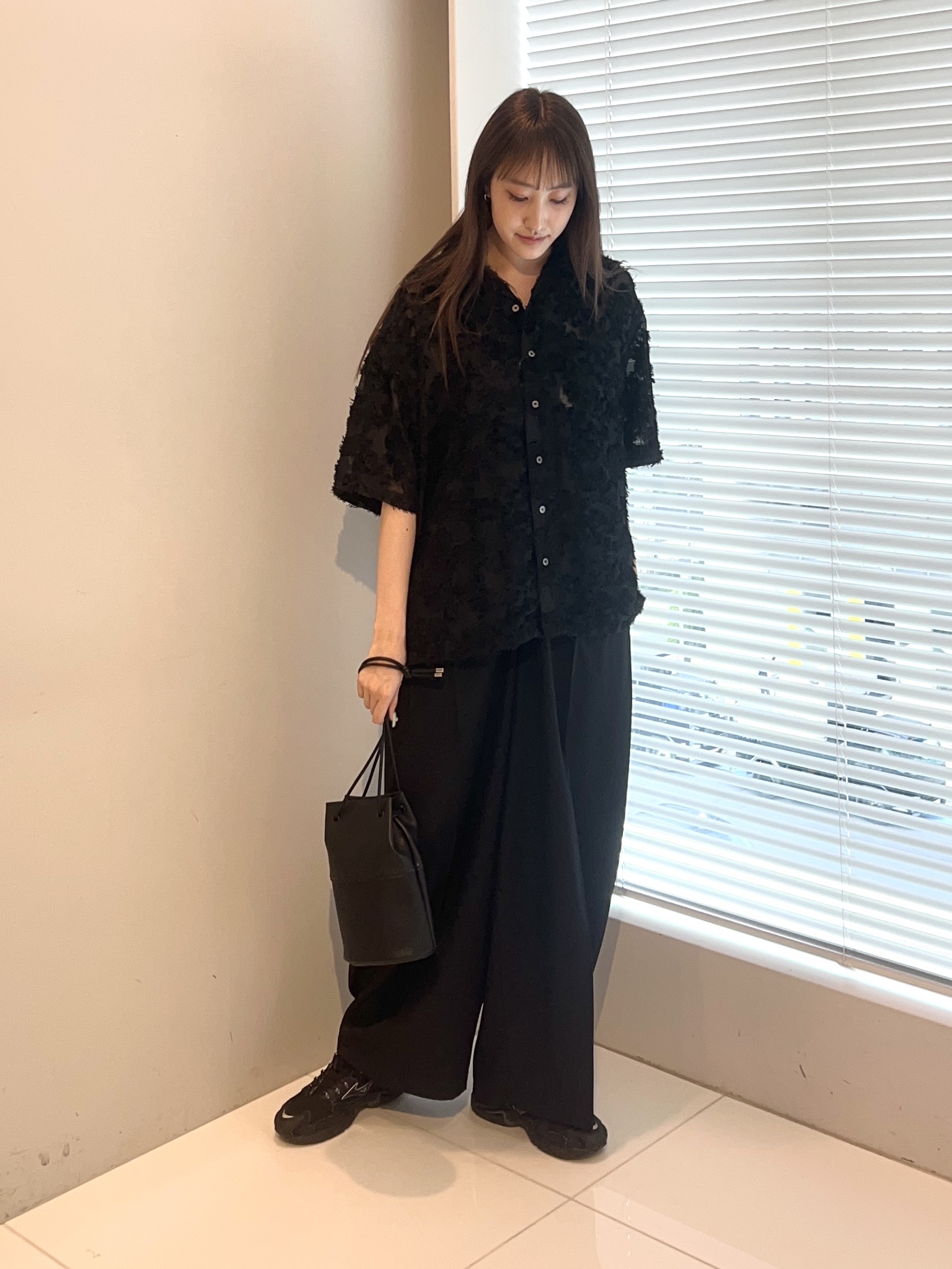 mさんの「tk.TAKEO KIKUCHI｜【26SSトレンドの商品】シアーフラワーシャツ/フラワーデザイン/通気性/レース/透け感/トレンド」を使ったコーディネート