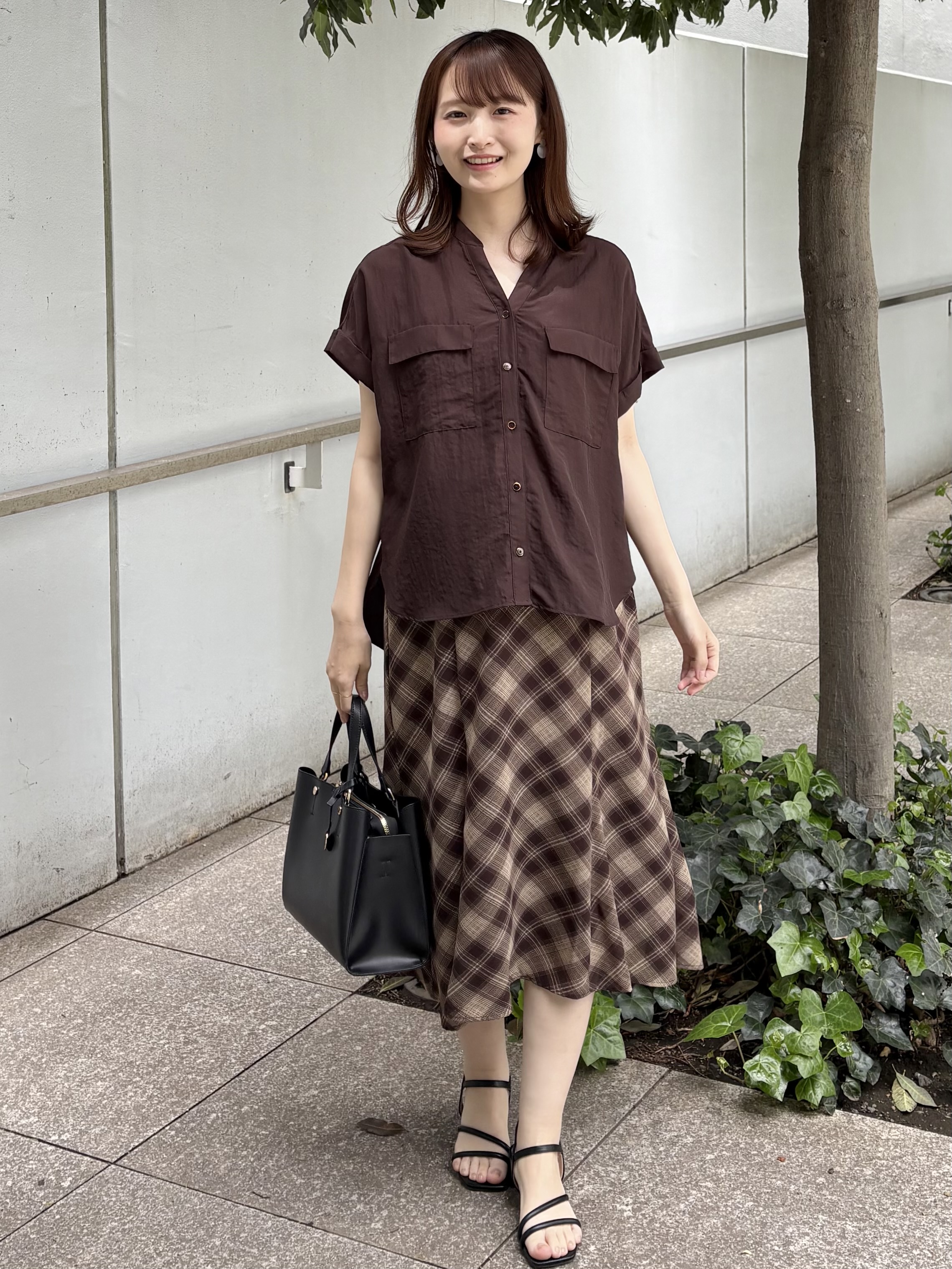 みさかさんの「index｜【接触冷感】ダブルポケットスキッパーブラウス《吸水速乾／防シワ／洗濯機OK／S～3L／7col》」を使ったコーディネート