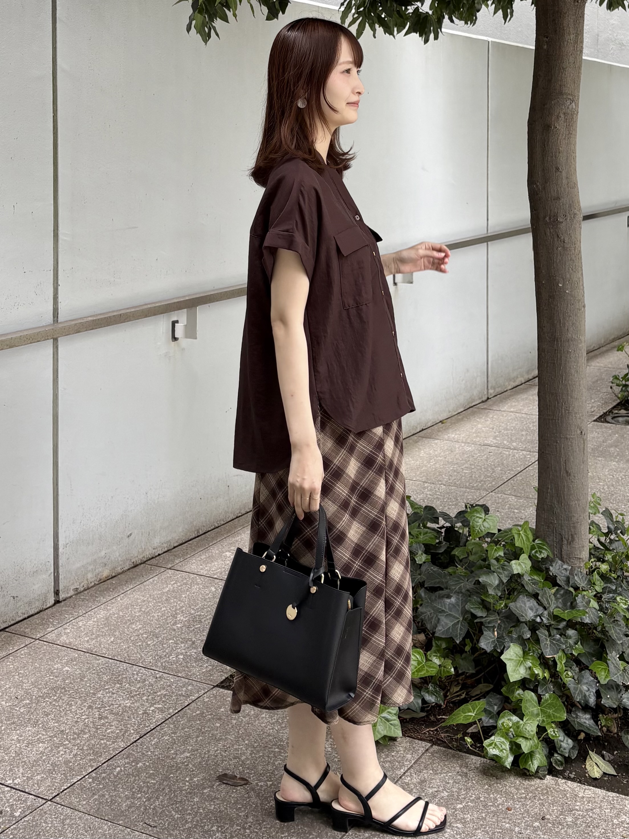 みさかさんの「index｜【接触冷感】ダブルポケットスキッパーブラウス《吸水速乾／防シワ／洗濯機OK／S～3L／7col》」を使ったコーディネート