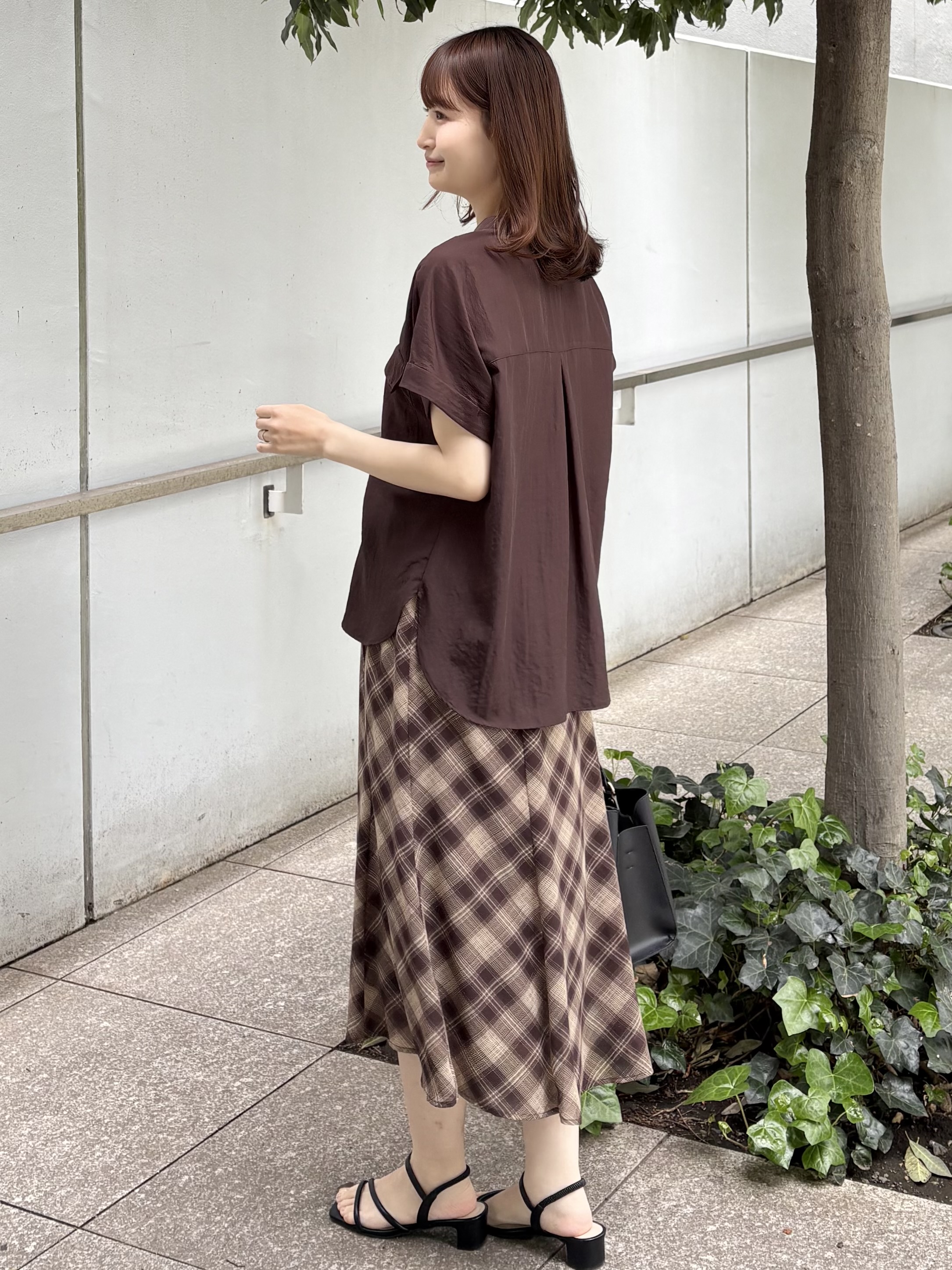 みさかさんの「index｜【接触冷感】ダブルポケットスキッパーブラウス《吸水速乾／防シワ／洗濯機OK／S～3L／7col》」を使ったコーディネート