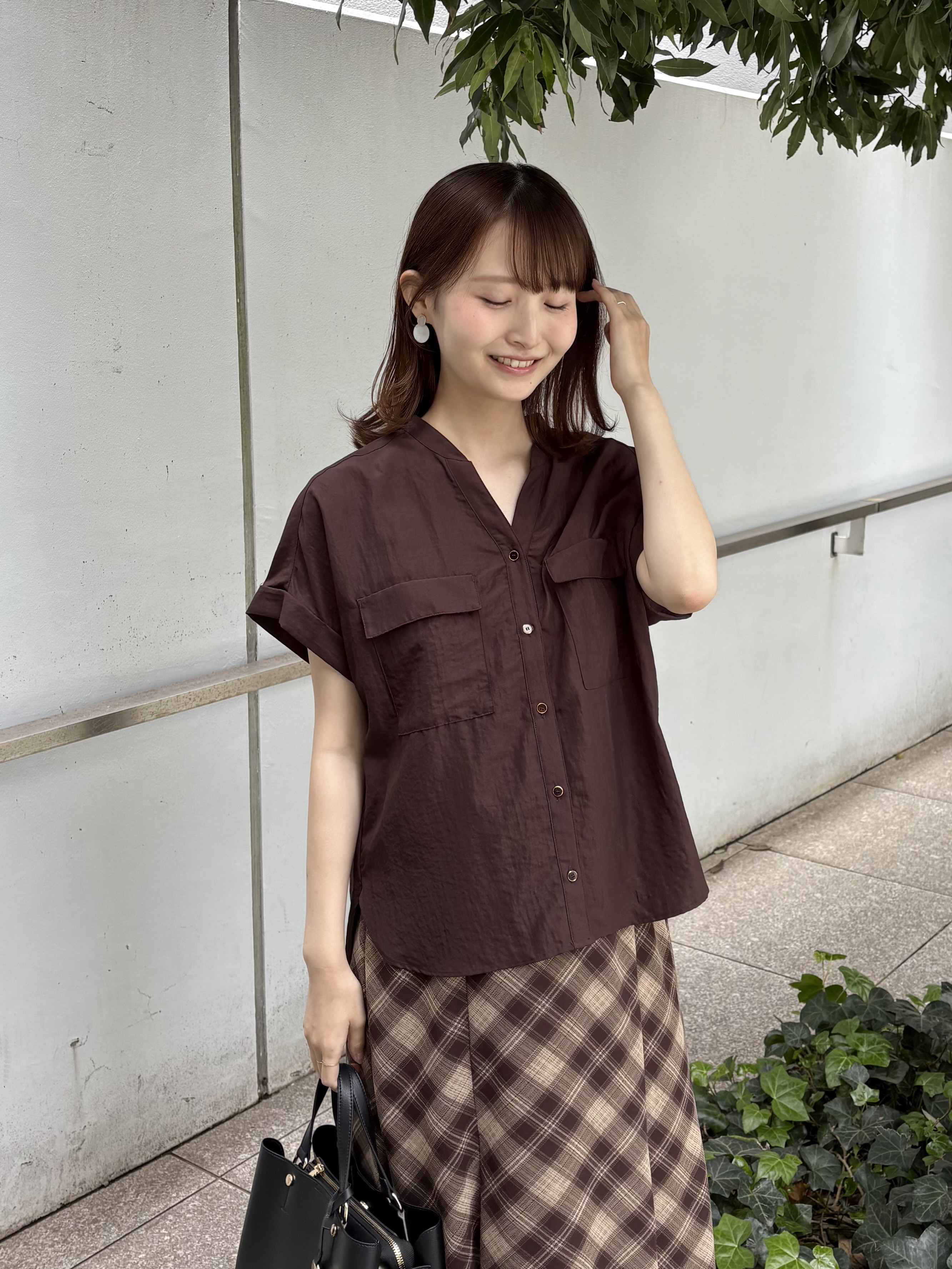 みさかさんの「index｜【接触冷感】ダブルポケットスキッパーブラウス《吸水速乾／防シワ／洗濯機OK／S～3L／7col》」を使ったコーディネート