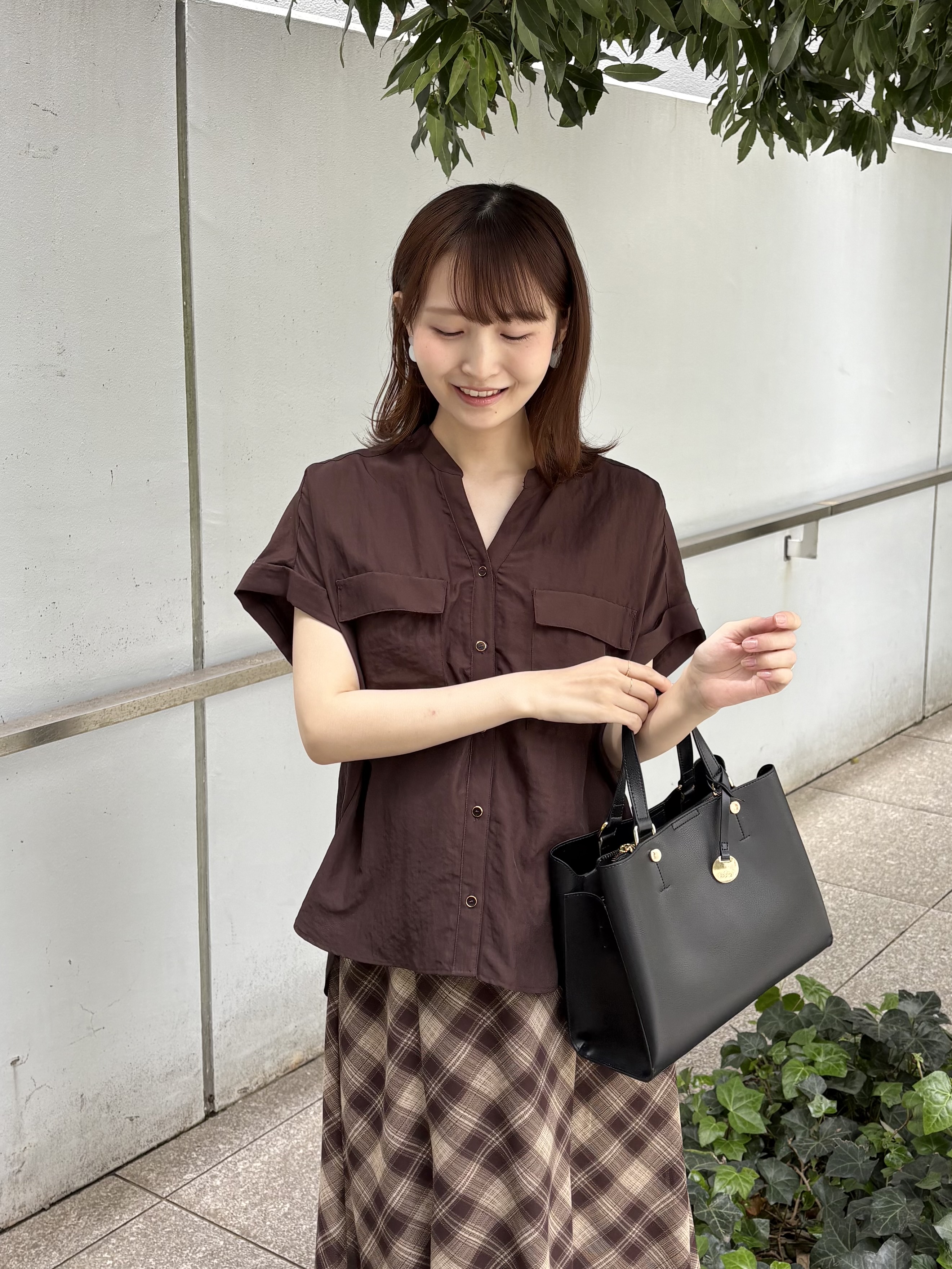 みさかさんの「index｜【接触冷感】ダブルポケットスキッパーブラウス《吸水速乾／防シワ／洗濯機OK／S～3L／7col》」を使ったコーディネート