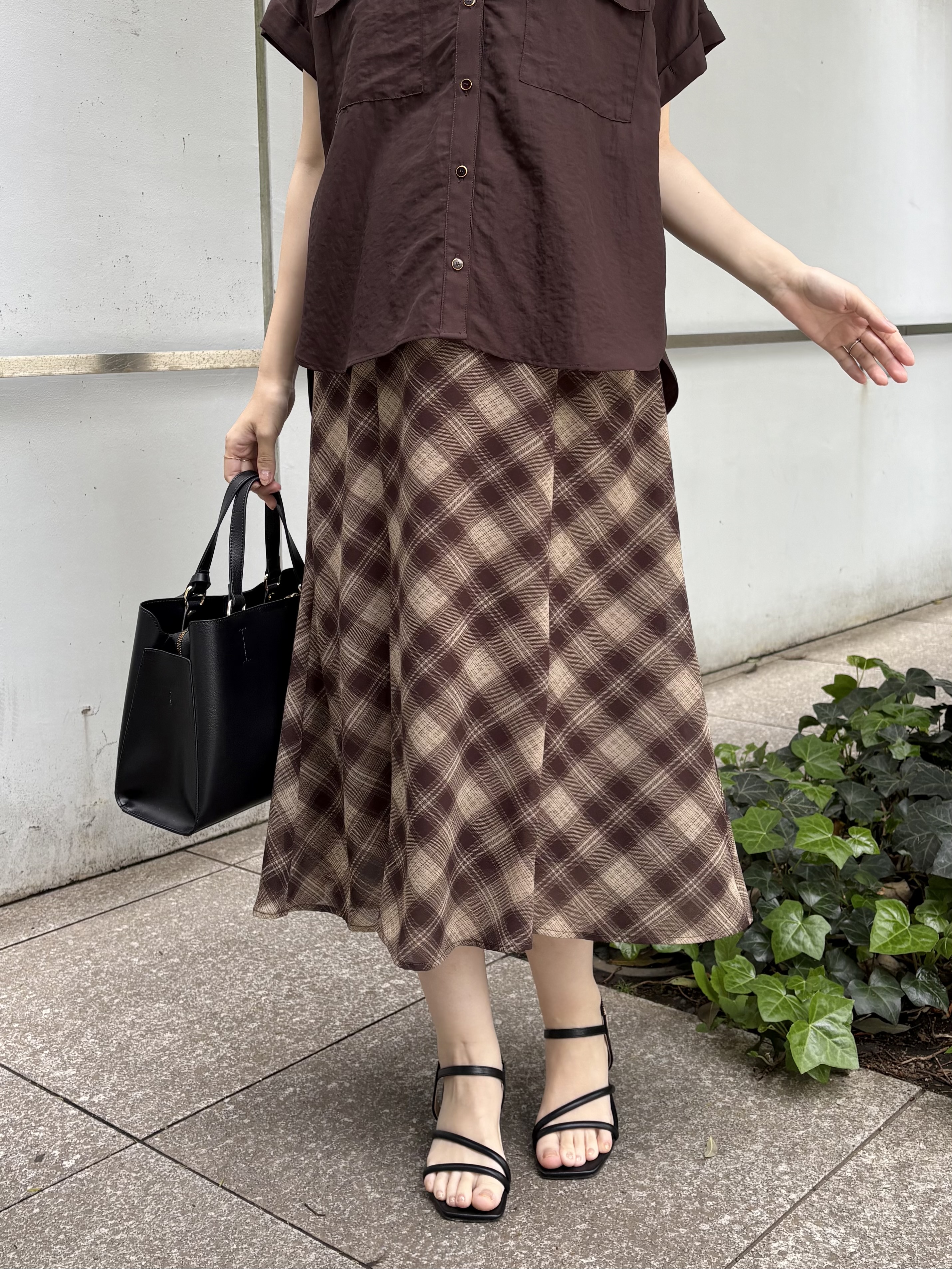 みさかさんの「index｜【接触冷感】ダブルポケットスキッパーブラウス《吸水速乾／防シワ／洗濯機OK／S～3L／7col》」を使ったコーディネート