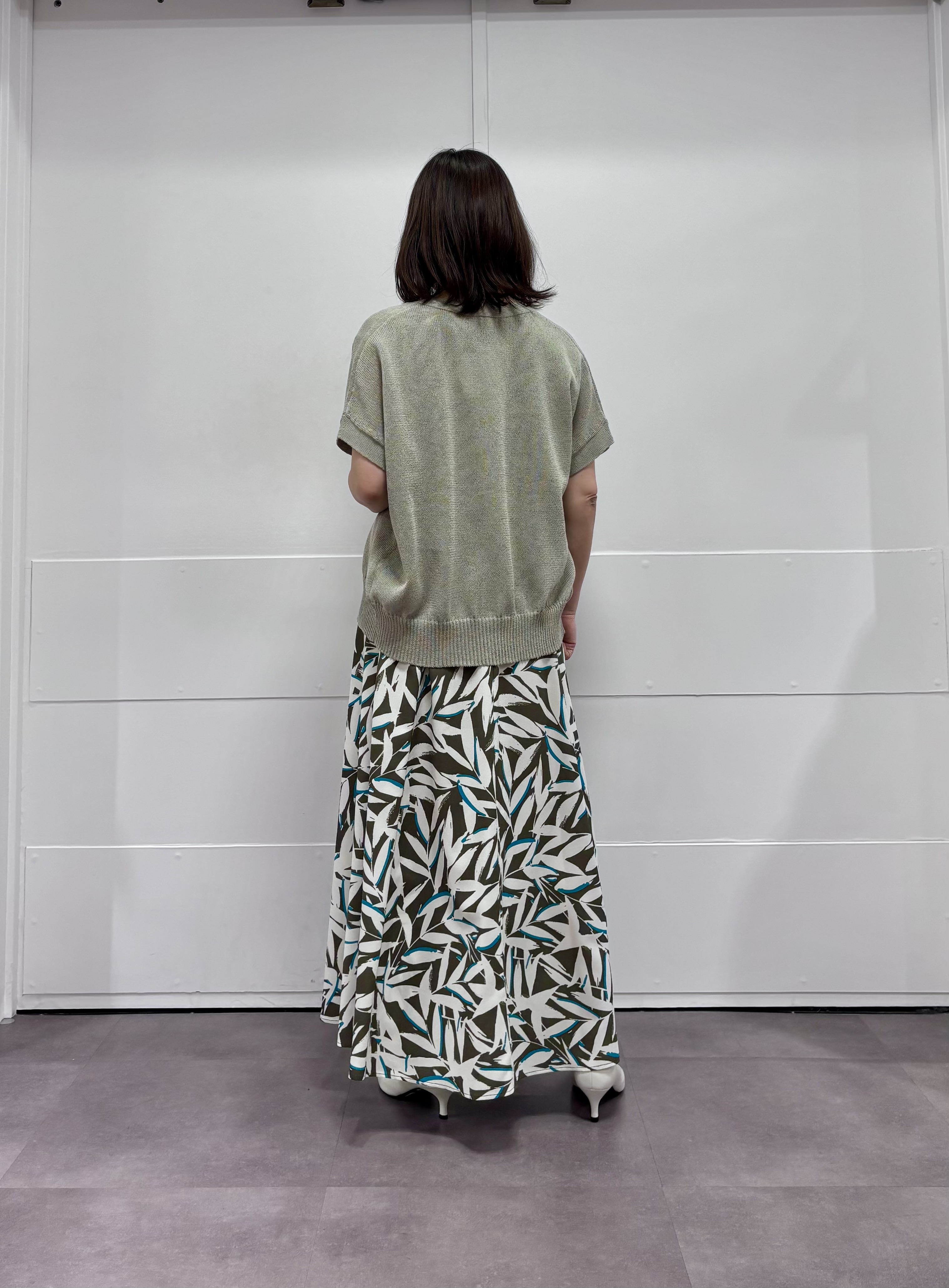 TOKOさんの「UNTITLED｜【洗える/清涼感】ドライタッチスリーブレスカーディガン」を使ったコーディネート