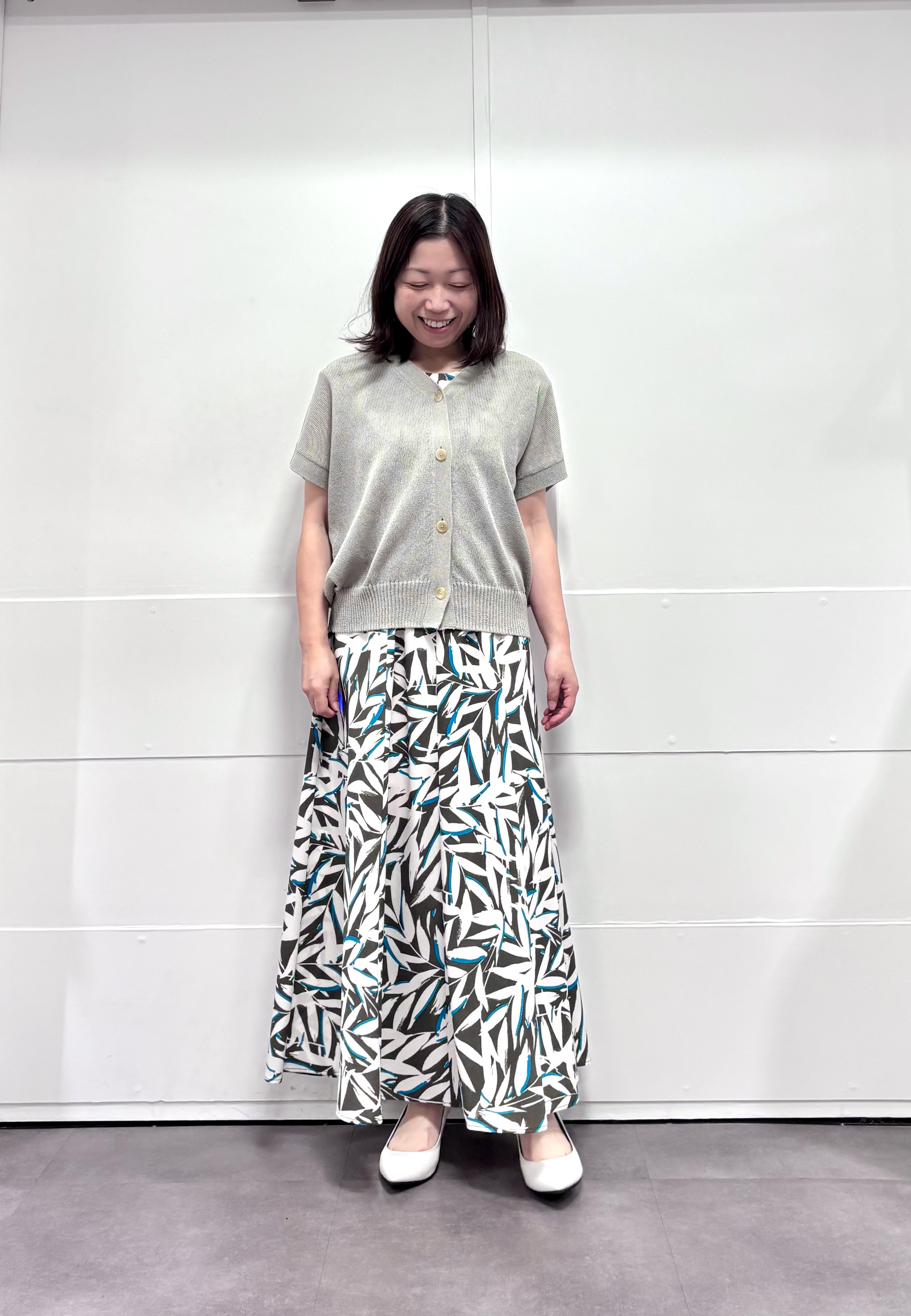 TOKOさんの「UNTITLED｜【洗える/清涼感】ドライタッチスリーブレスカーディガン」を使ったコーディネート