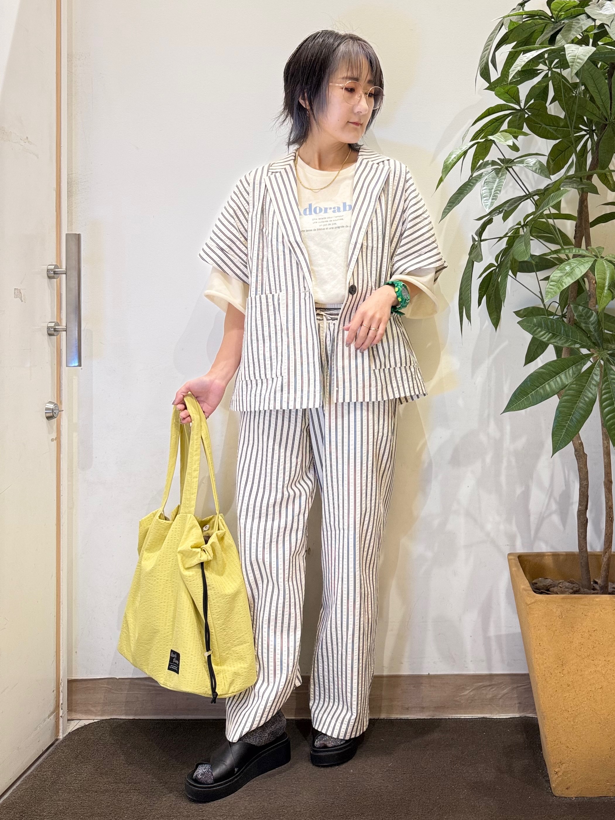misakiさんの「SHOO･LA･RUE｜【S-LL/吸水速乾/セットアップ可】羽織るだけで主役になる サッカーストライプシャツジャケット」を使ったコーディネート