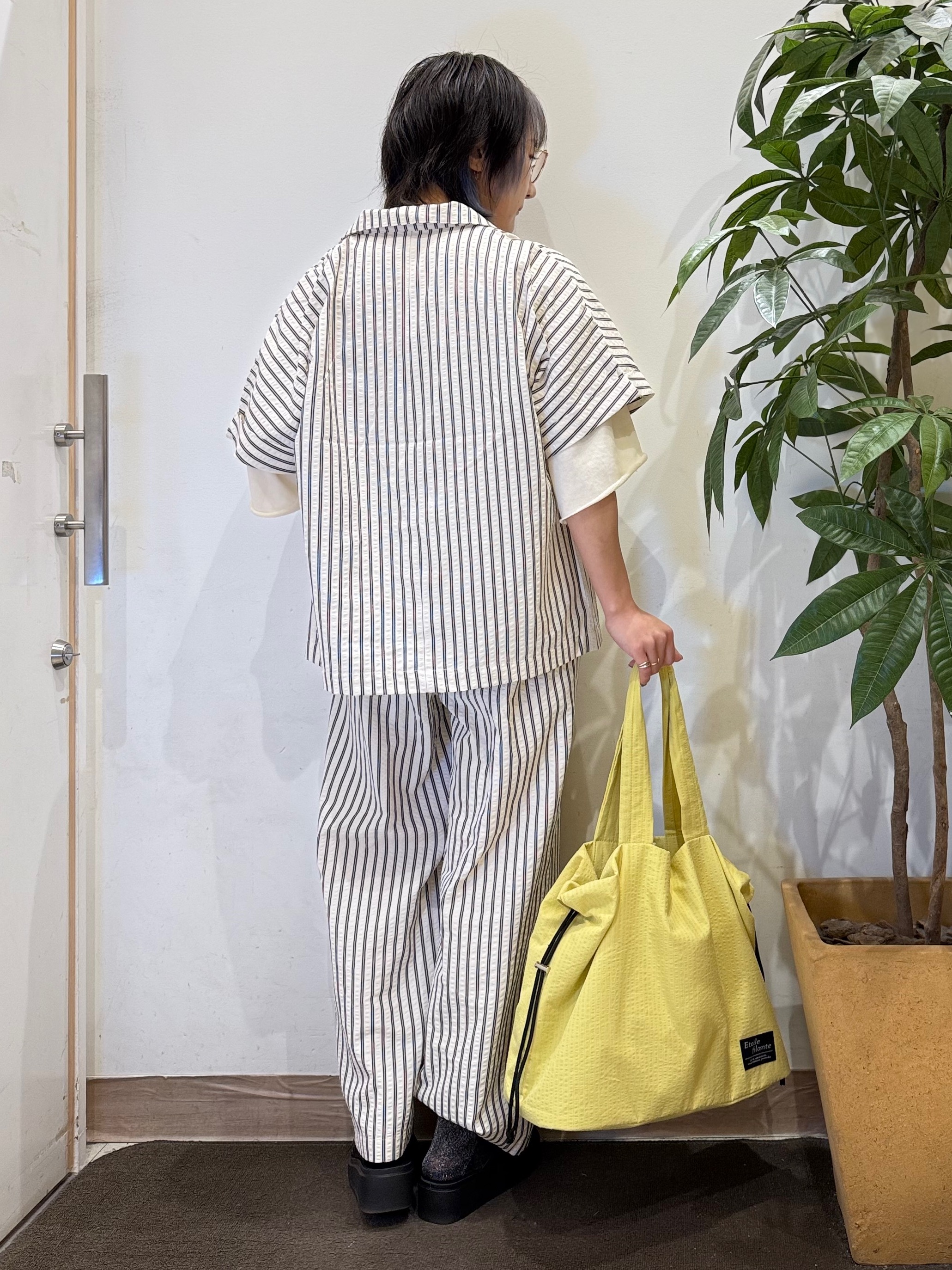 misakiさんの「SHOO･LA･RUE｜【S-LL/吸水速乾/セットアップ可】羽織るだけで主役になる サッカーストライプシャツジャケット」を使ったコーディネート