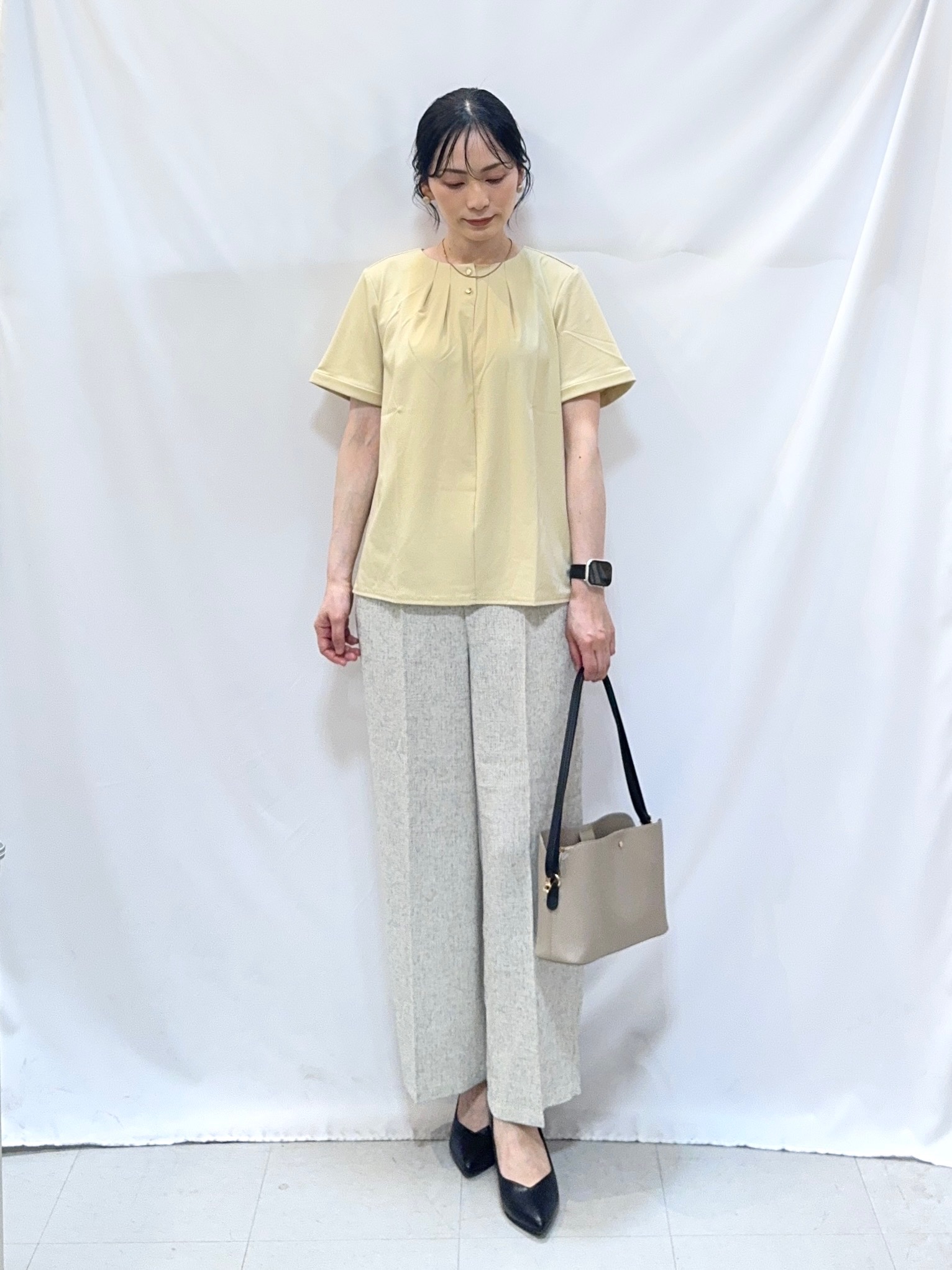 𝐇𝐢𝐫𝐨𝐦𝐢さんの「SHOO･LA･RUE｜【洗濯後しわになりにくい/UV/S-LL】Tシャツ感覚できれい見え タックブラウス」を使ったコーディネート