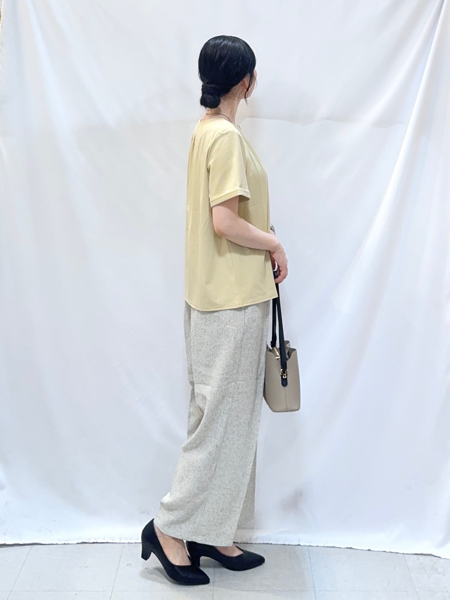 𝐇𝐢𝐫𝐨𝐦𝐢さんの「SHOO･LA･RUE｜【洗濯後しわになりにくい/UV/S-LL】Tシャツ感覚できれい見え タックブラウス」を使ったコーディネート