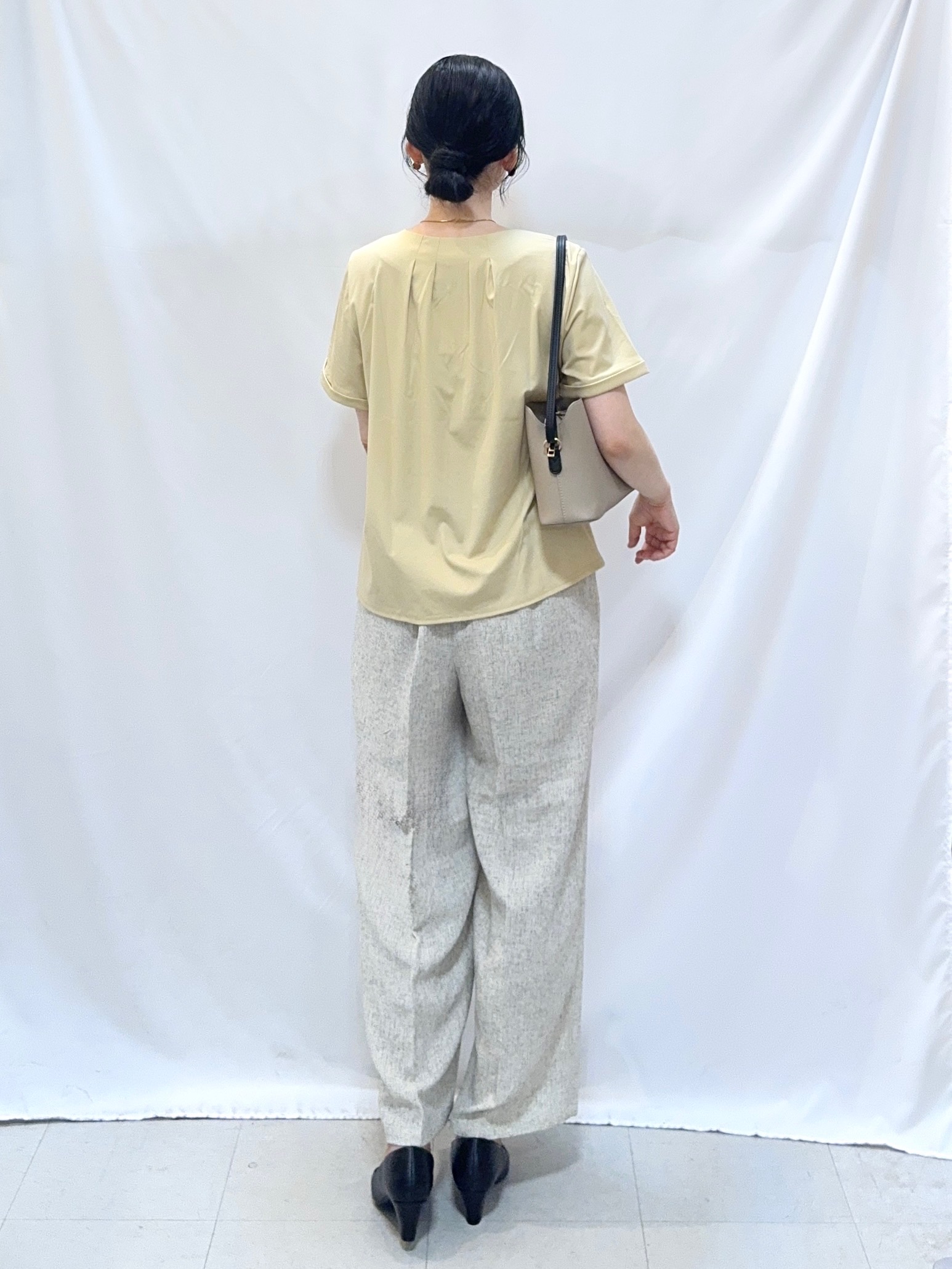 𝐇𝐢𝐫𝐨𝐦𝐢さんの「SHOO･LA･RUE｜【洗濯後しわになりにくい/UV/S-LL】Tシャツ感覚できれい見え タックブラウス」を使ったコーディネート